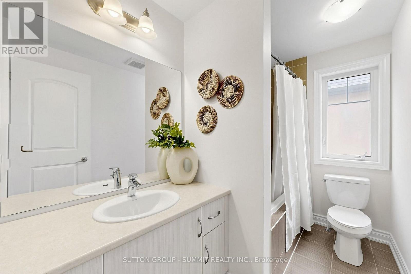 33 Kettle Valley Trail, King, ON - Indoor Photo Showing Bathroom
