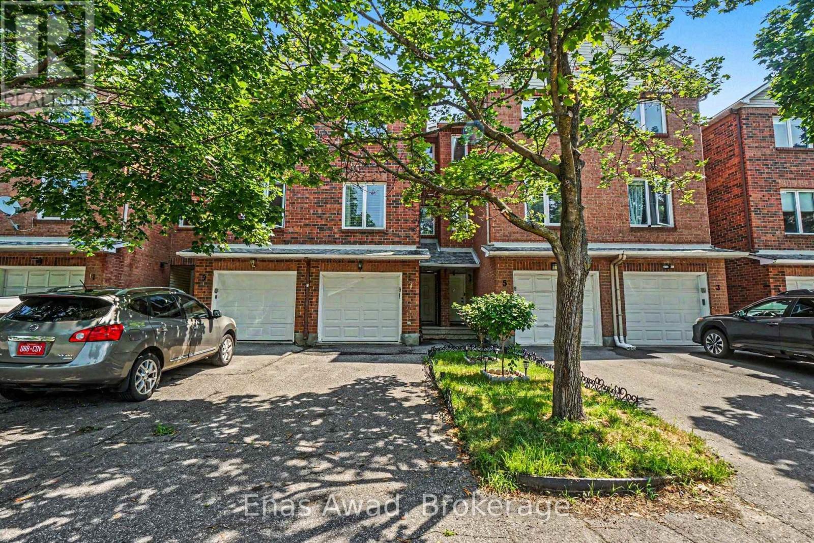7 Rothbury Crescent, Ottawa, ON - Outdoor