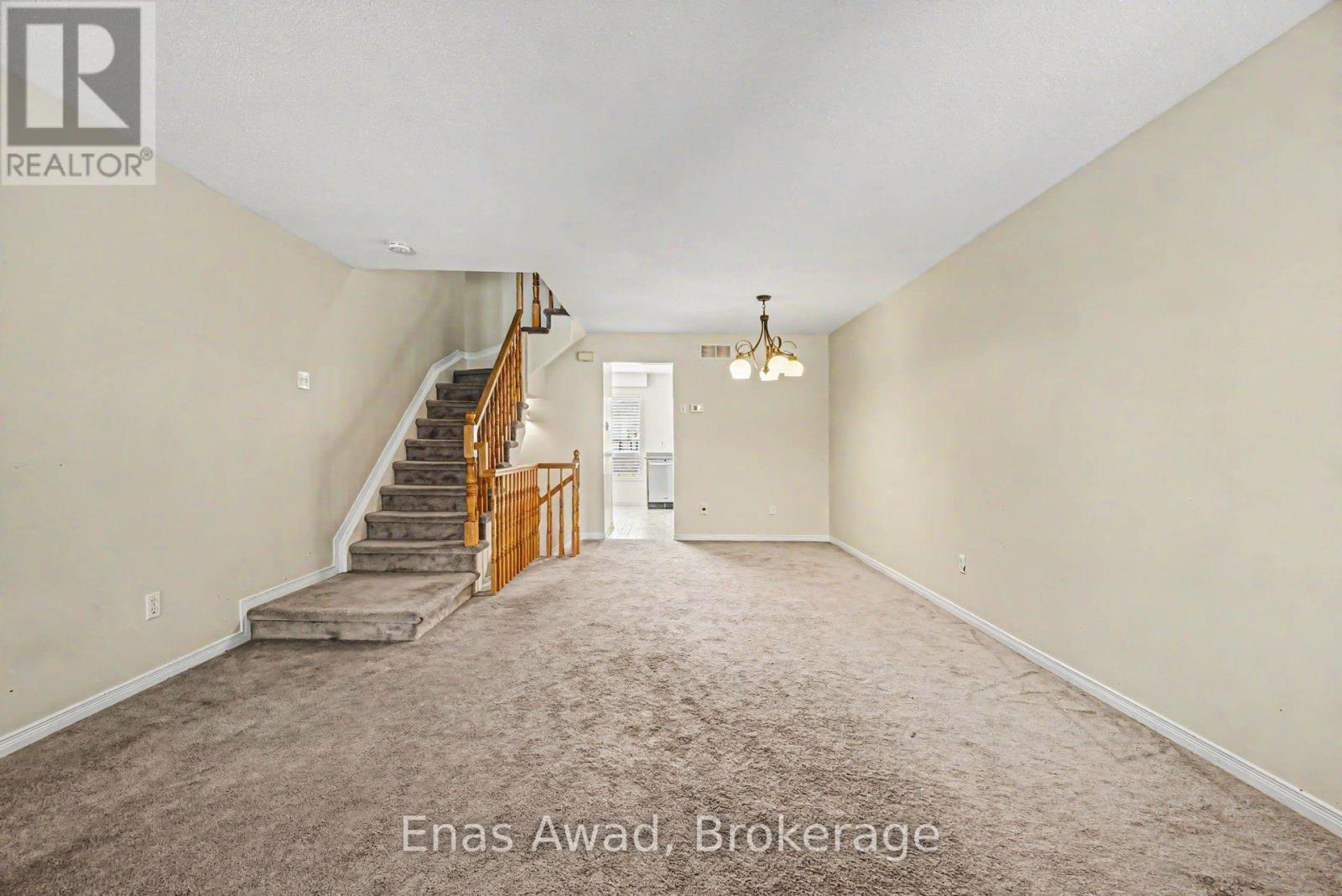 7 Rothbury Crescent, Ottawa, ON - Indoor Photo Showing Other Room