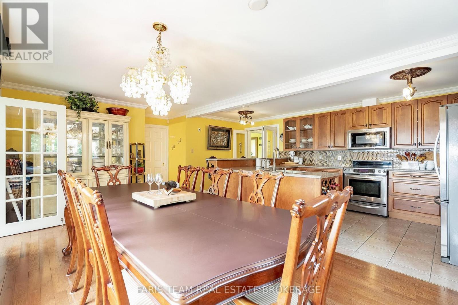 93 Silver Birch Crescent, Tay, ON - Indoor Photo Showing Dining Room