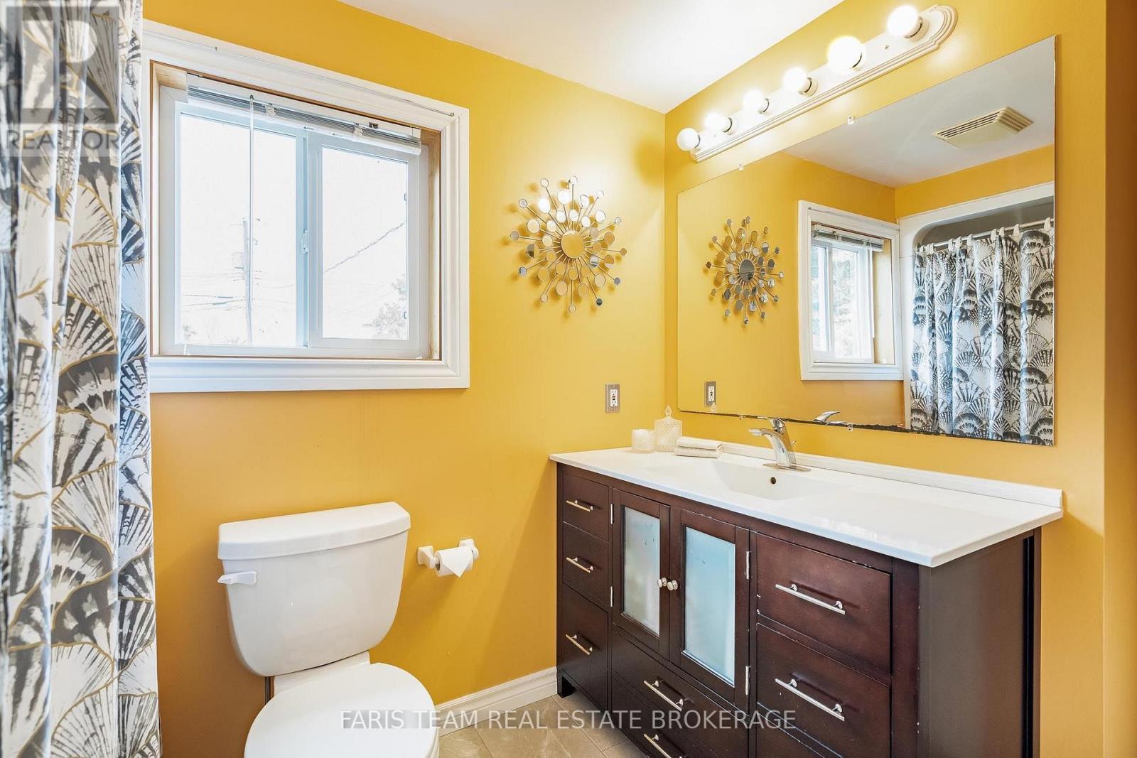 93 Silver Birch Crescent, Tay, ON - Indoor Photo Showing Bathroom
