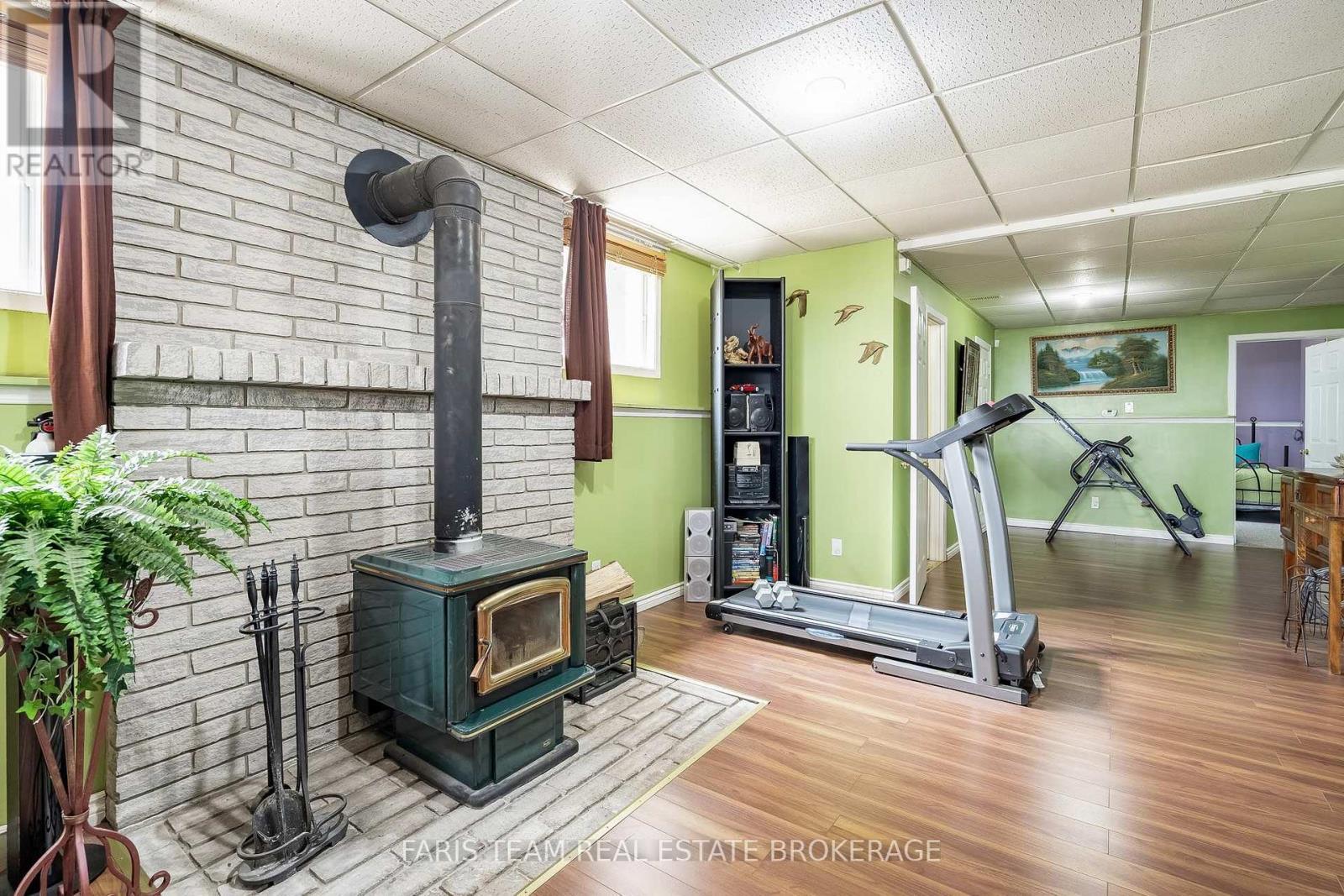 93 Silver Birch Crescent, Tay, ON - Indoor Photo Showing Gym Room
