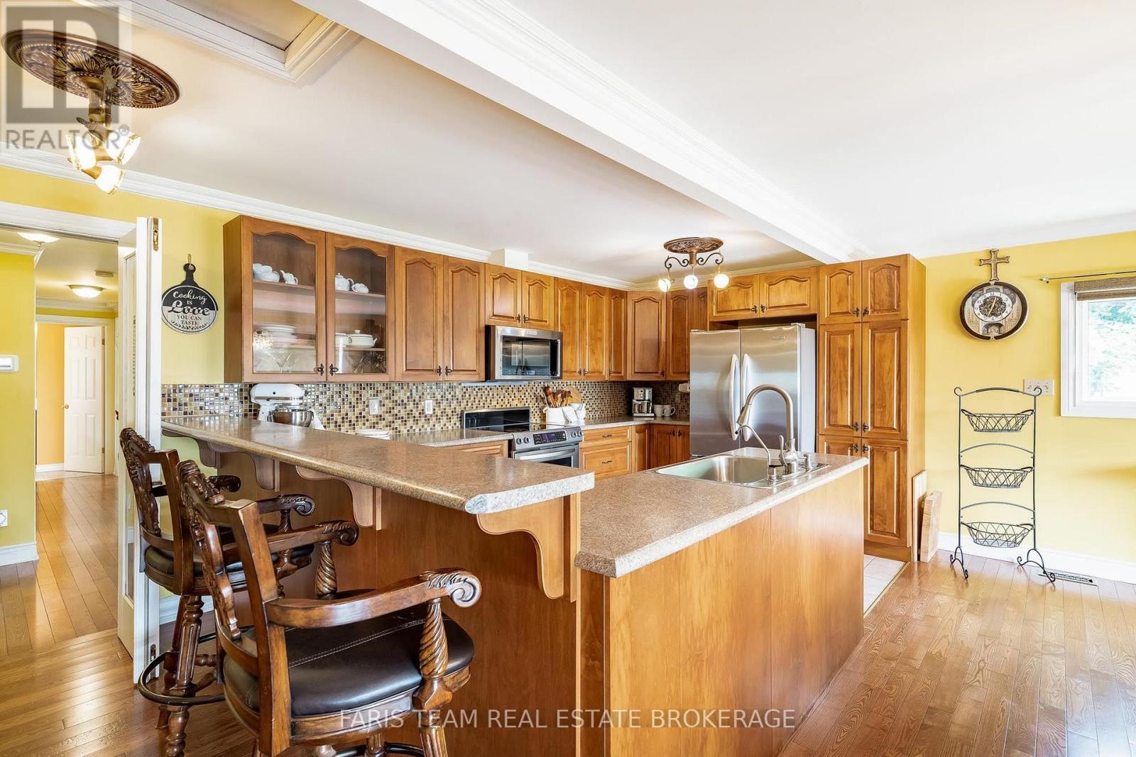93 Silver Birch Crescent, Tay, ON - Indoor Photo Showing Kitchen