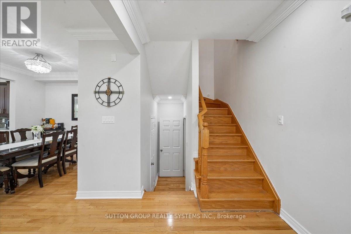 3348 Sunlight Street, Mississauga, ON - Indoor Photo Showing Other Room