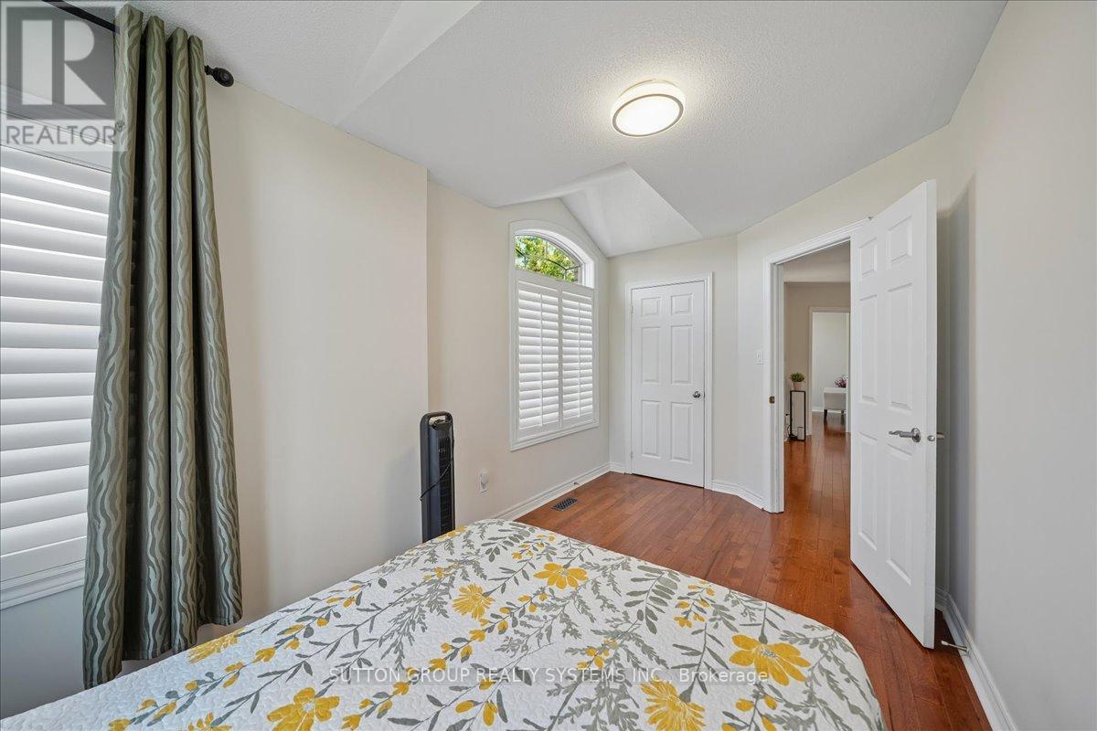 3348 Sunlight Street, Mississauga, ON - Indoor Photo Showing Bedroom