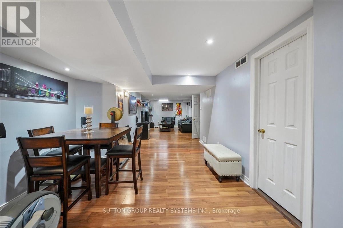 3348 Sunlight Street, Mississauga, ON - Indoor Photo Showing Dining Room