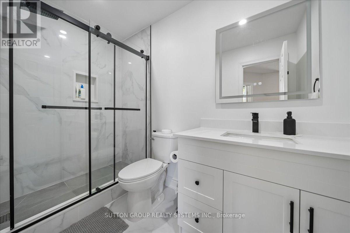 3348 Sunlight Street, Mississauga, ON - Indoor Photo Showing Bathroom