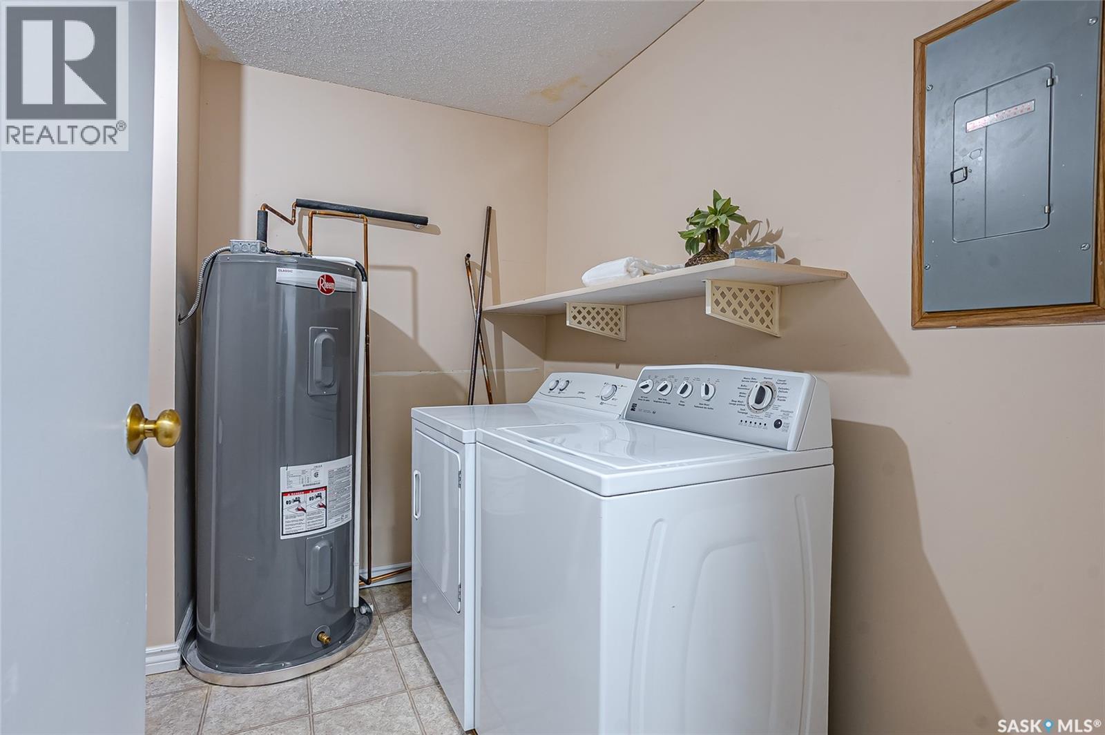 426 425 115Th Street E, Saskatoon, SK - Indoor Photo Showing Laundry Room