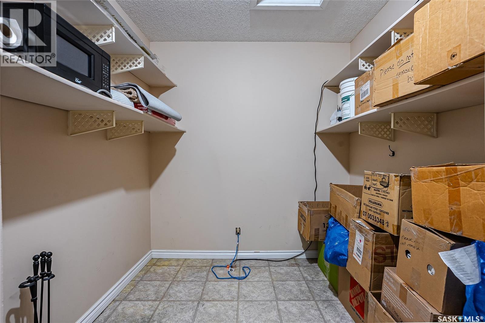 426 425 115Th Street E, Saskatoon, SK - Indoor With Storage