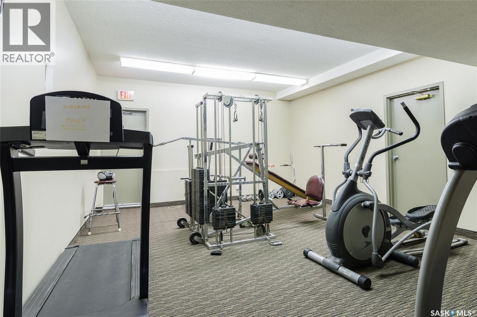 426 425 115Th Street E, Saskatoon, SK - Indoor Photo Showing Gym Room