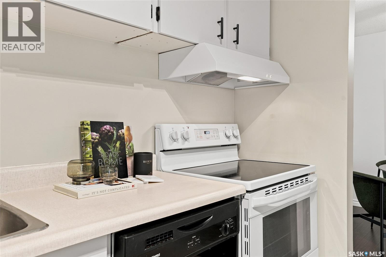 426 425 115Th Street E, Saskatoon, SK - Indoor Photo Showing Kitchen