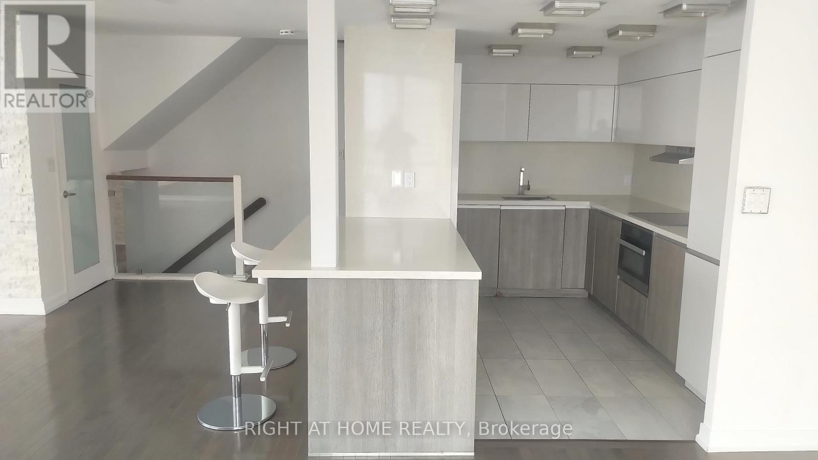 2803 - 33 Harbour Square, Toronto, ON - Indoor