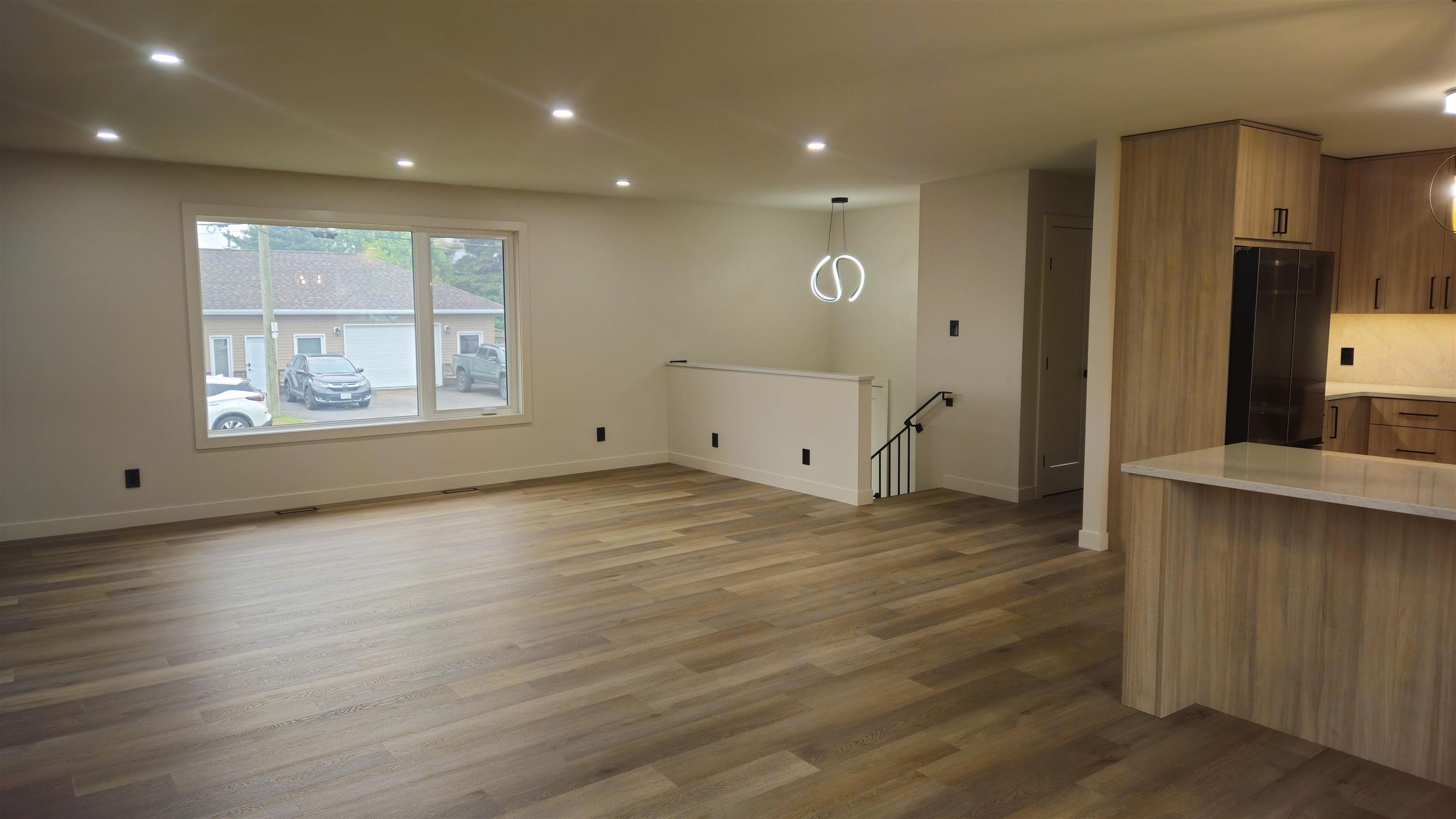 72 Brent Street, Thunder Bay, ON - Indoor Photo Showing Other Room
