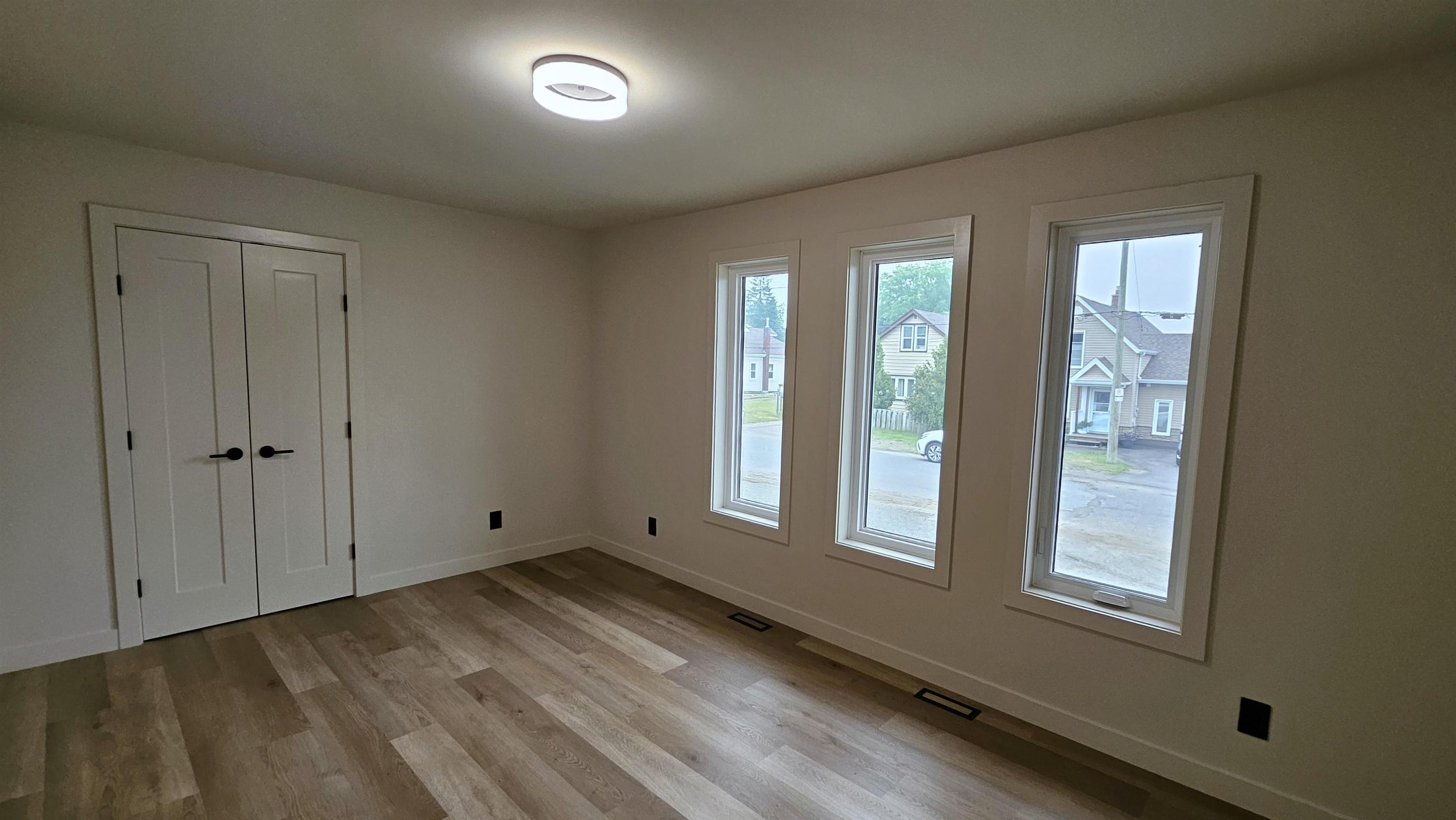 72 Brent Street, Thunder Bay, ON - Indoor Photo Showing Other Room