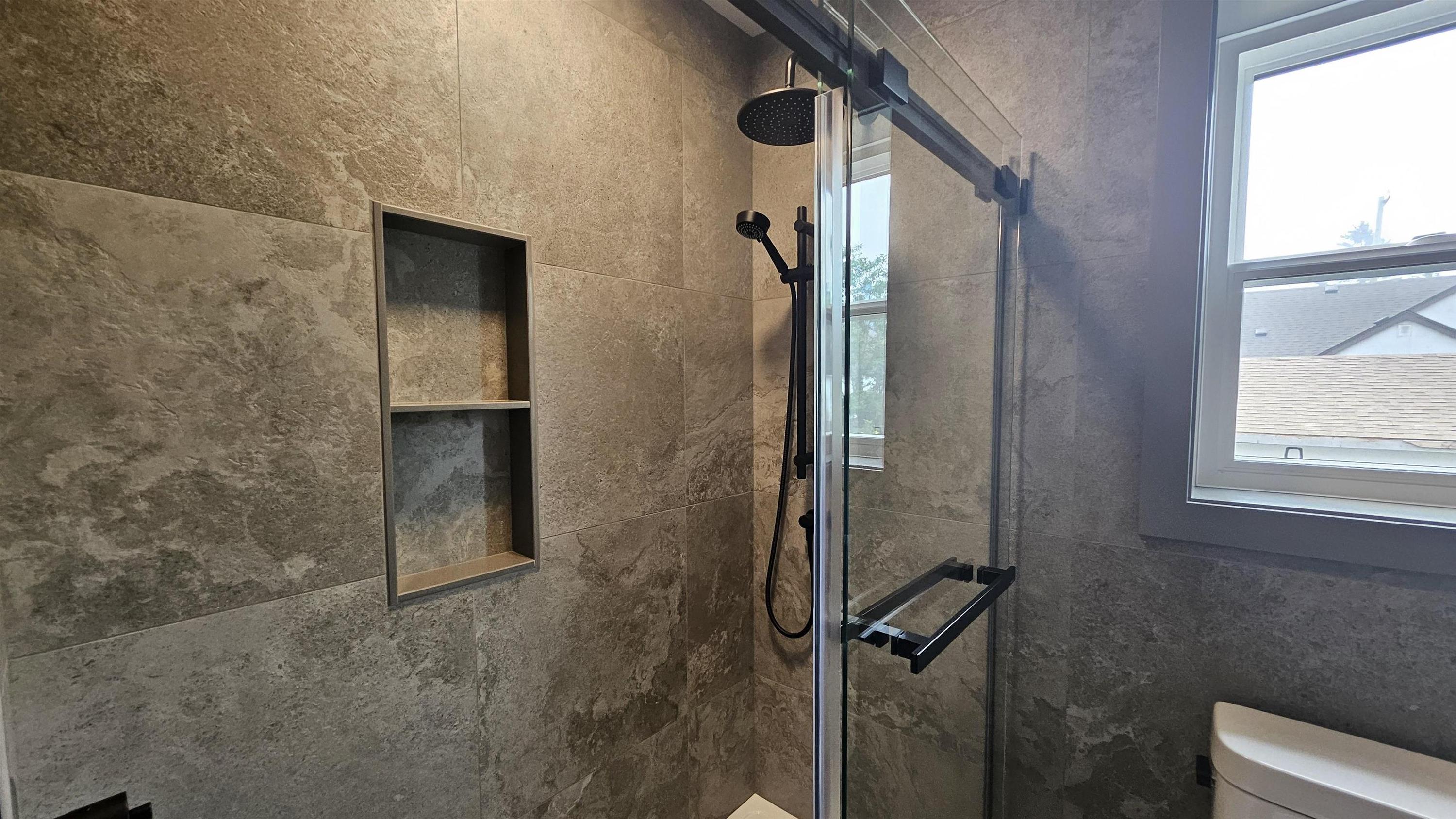 72 Brent Street, Thunder Bay, ON - Indoor Photo Showing Bathroom