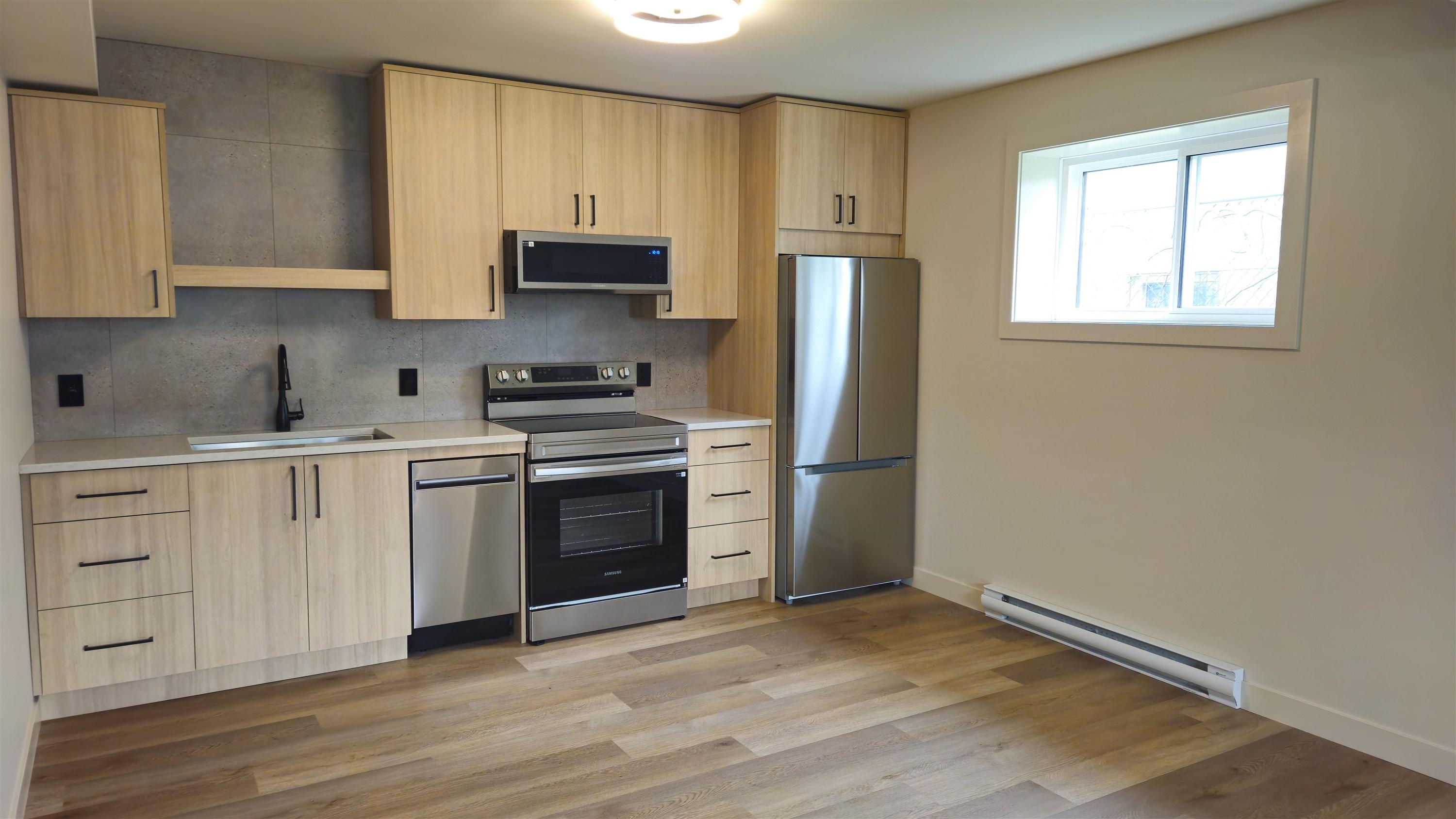72 Brent Street, Thunder Bay, ON - Indoor Photo Showing Kitchen