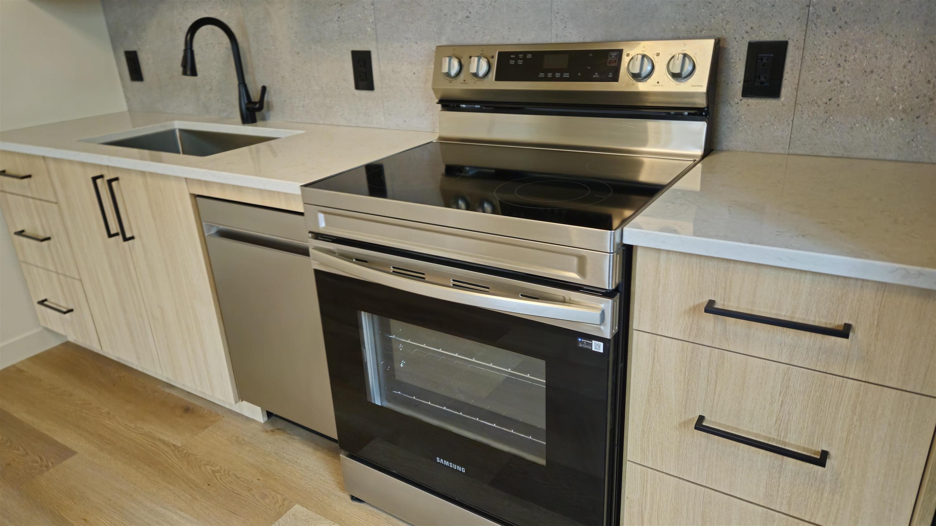 72 Brent Street, Thunder Bay, ON - Indoor Photo Showing Kitchen