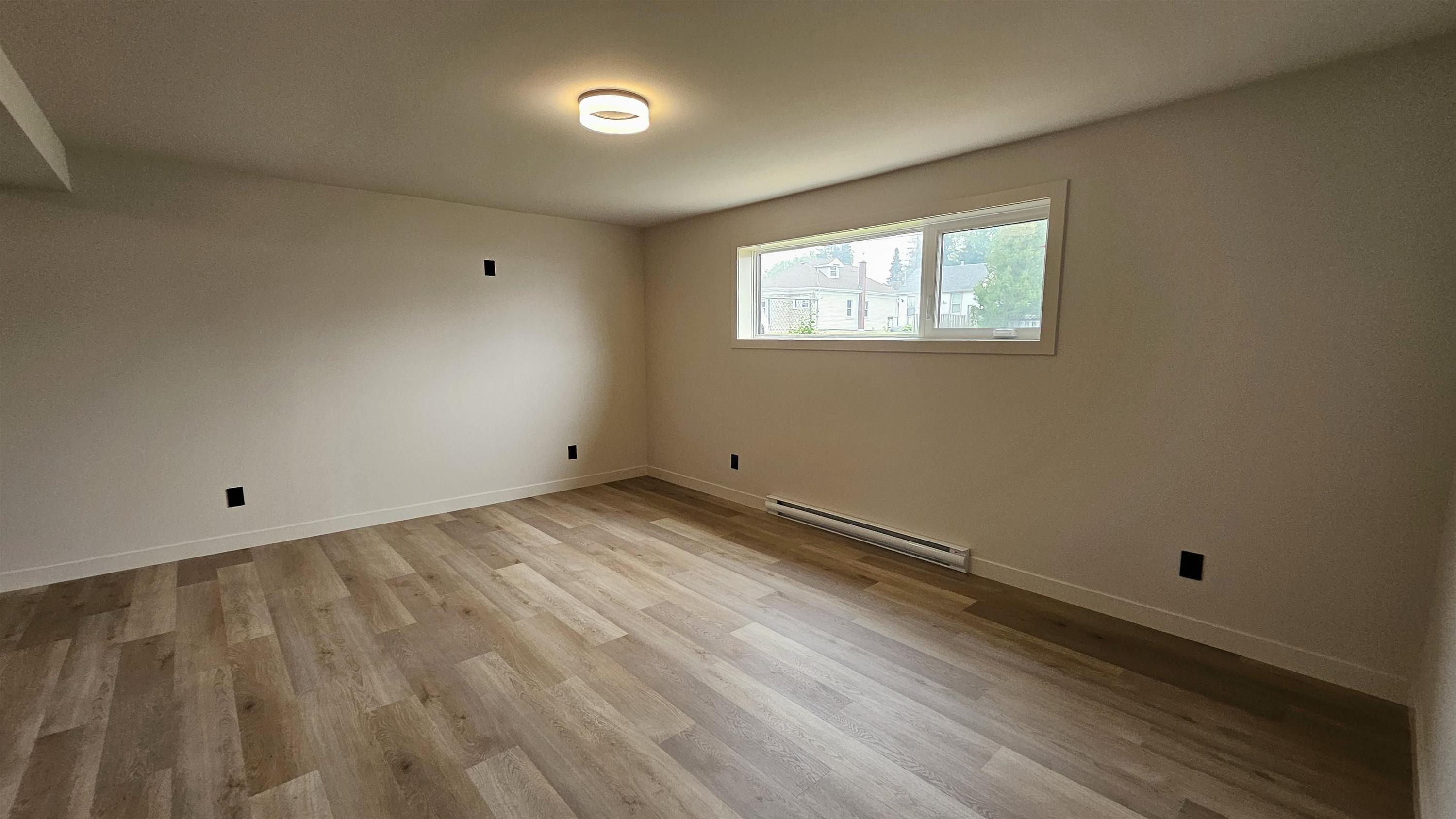 72 Brent Street, Thunder Bay, ON - Indoor Photo Showing Other Room