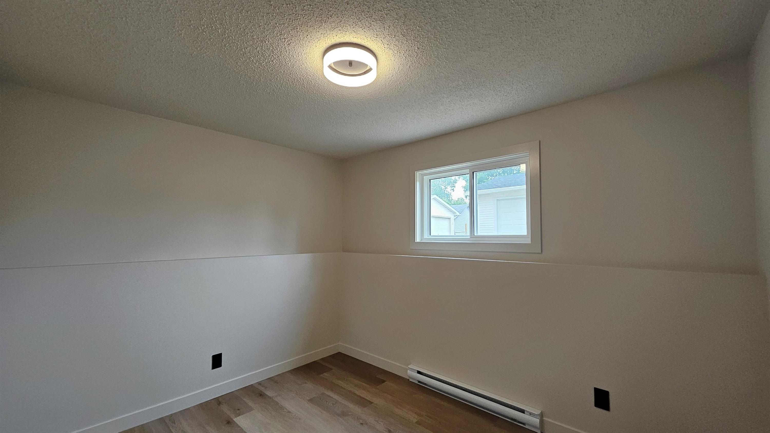 72 Brent Street, Thunder Bay, ON - Indoor Photo Showing Other Room