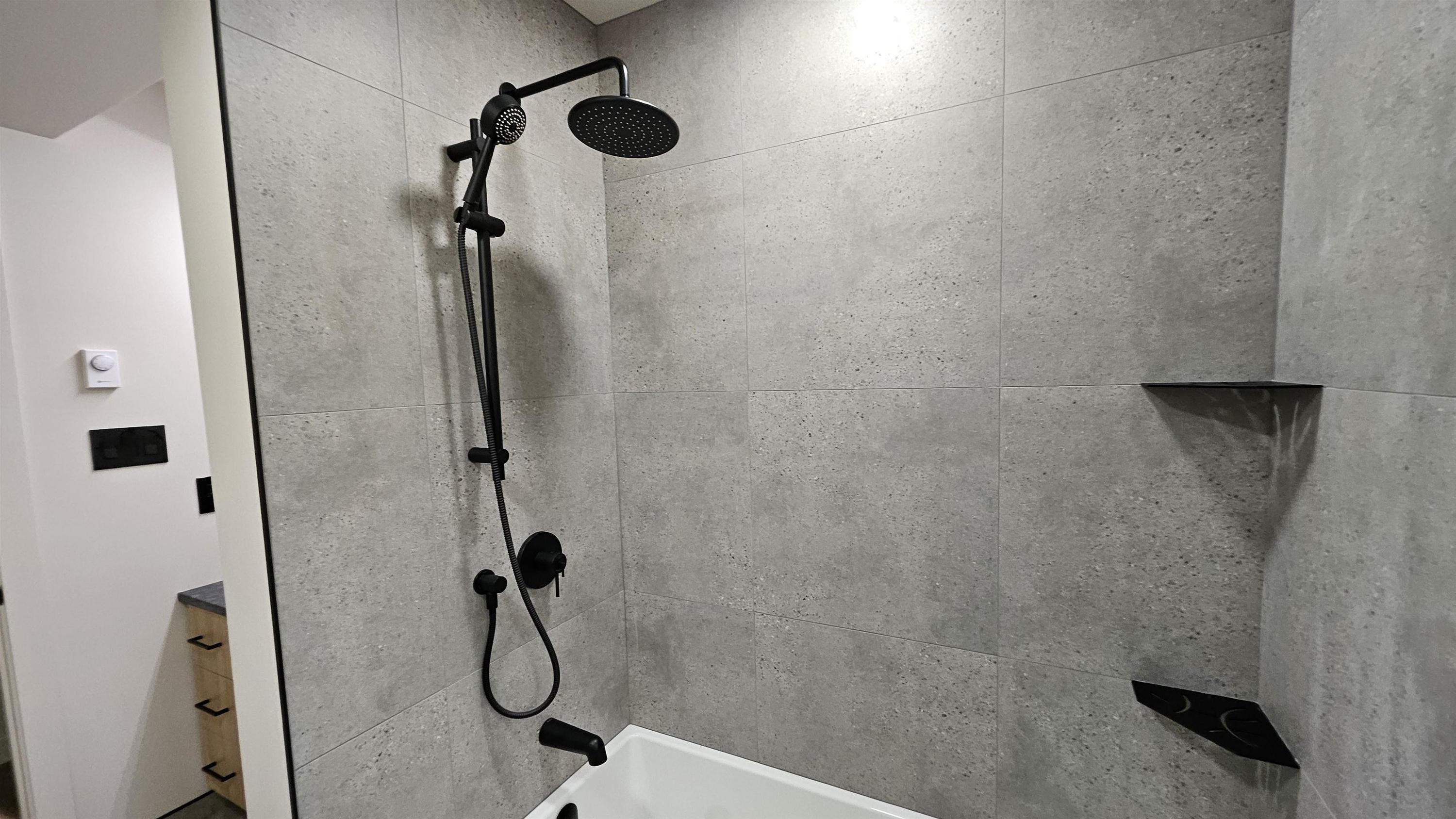 72 Brent Street, Thunder Bay, ON - Indoor Photo Showing Bathroom