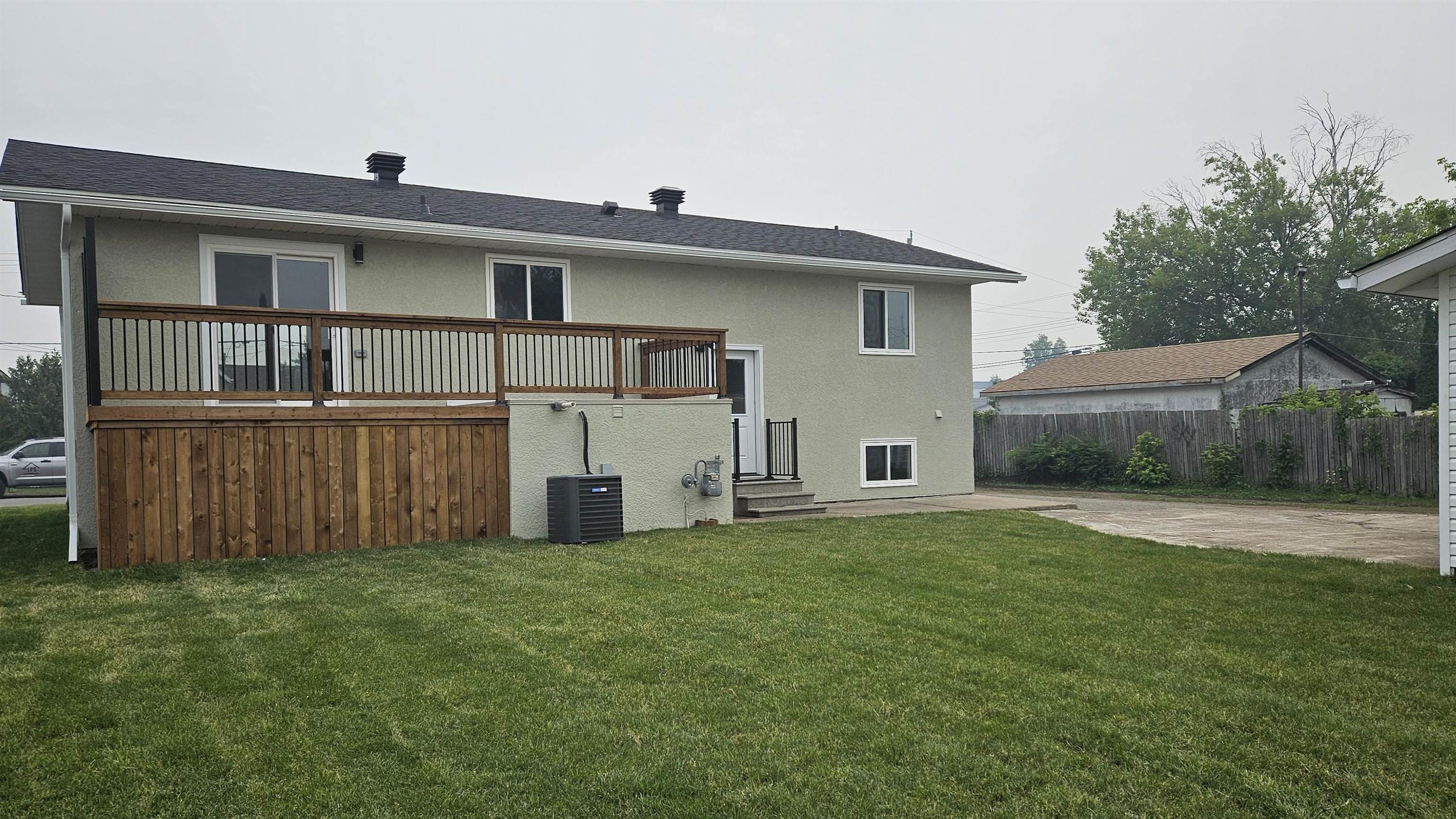 72 Brent Street, Thunder Bay, ON - Outdoor With Deck Patio Veranda