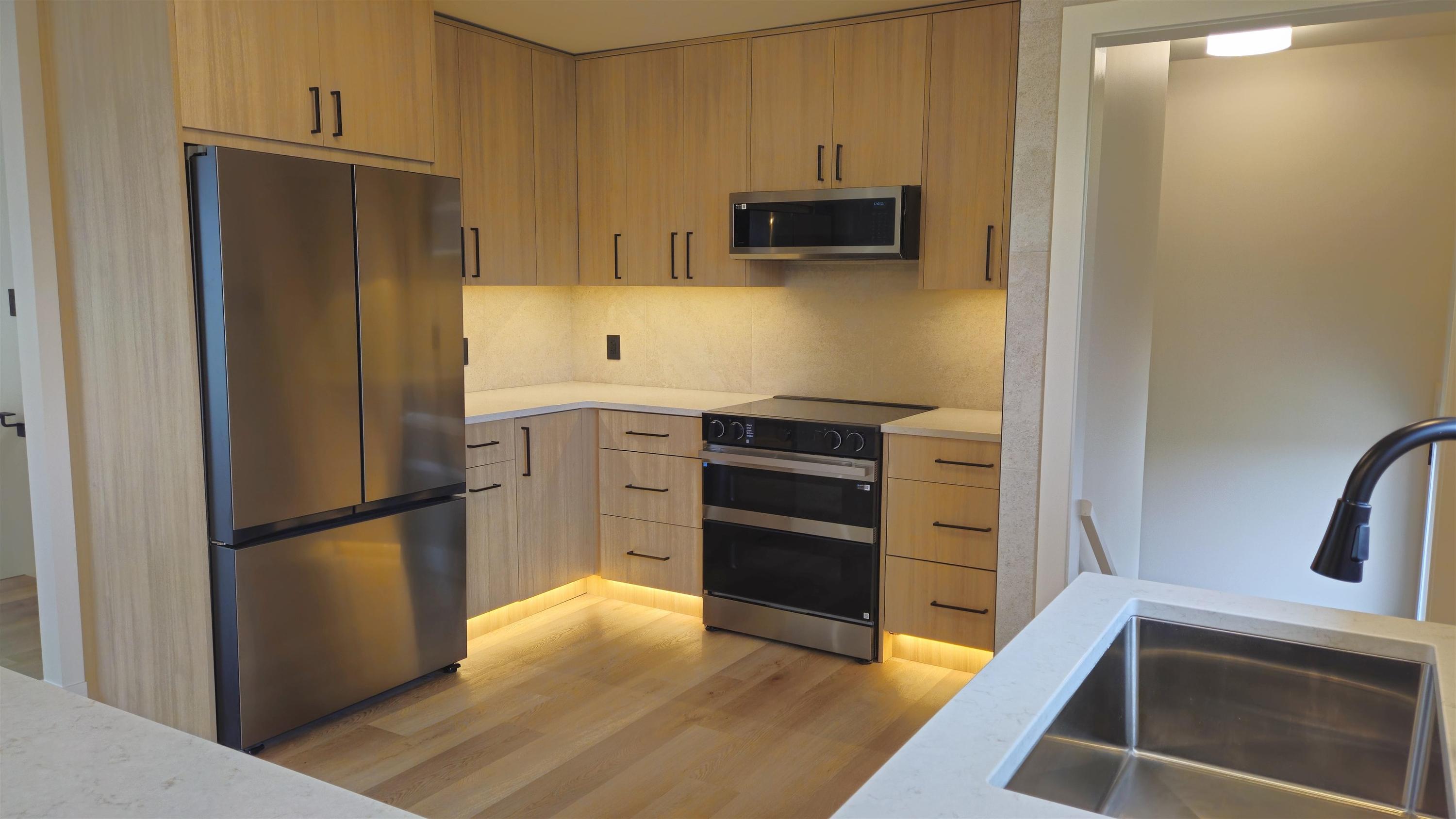 72 Brent Street, Thunder Bay, ON - Indoor Photo Showing Kitchen