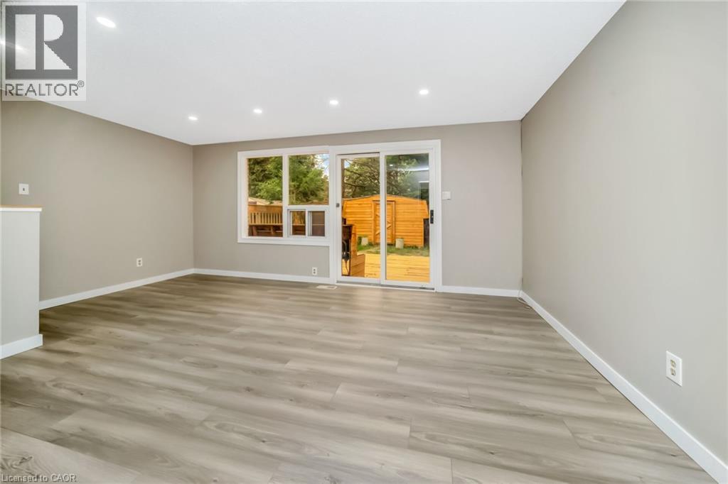 53 Burns Drive, Guelph, ON - Indoor Photo Showing Other Room