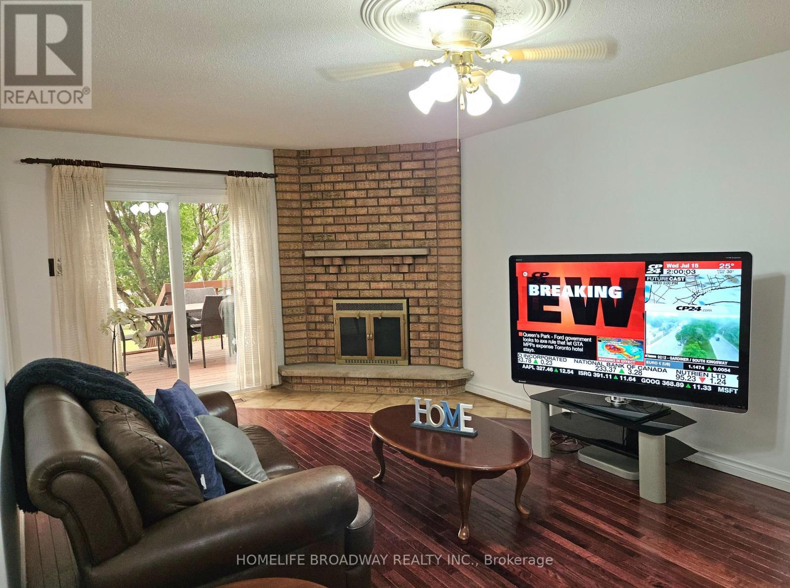 11 Perdue Court, Markham, ON - Indoor Photo Showing Living Room With Fireplace