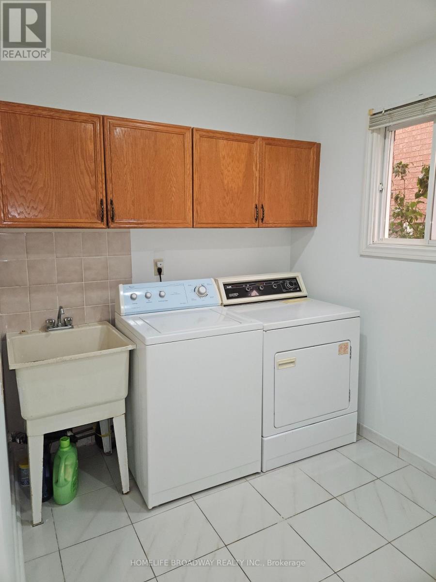 11 Perdue Court, Markham, ON - Indoor Photo Showing Laundry Room