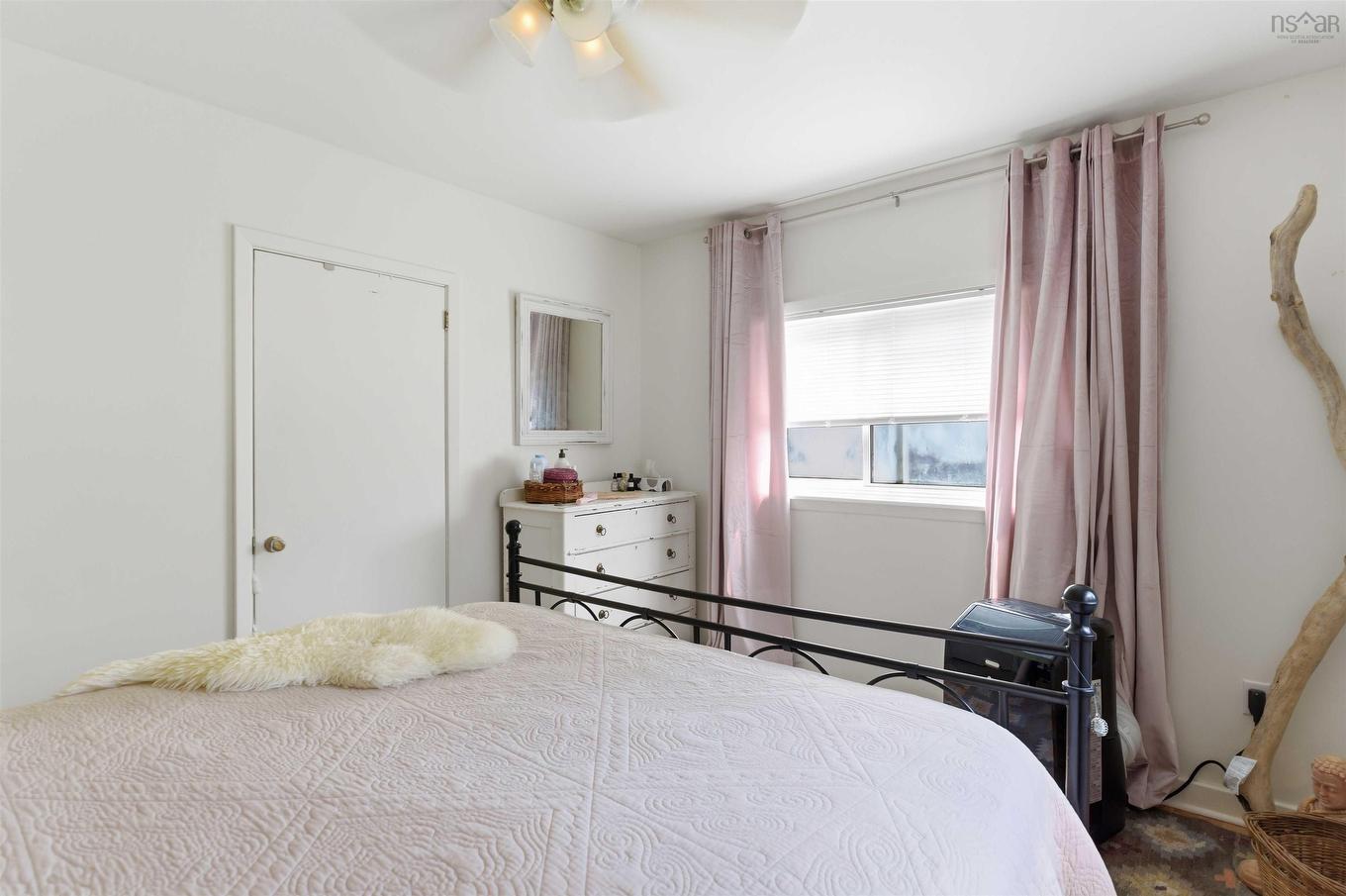 46 Campbell Avenue, Windsor, NS - Indoor Photo Showing Bedroom
