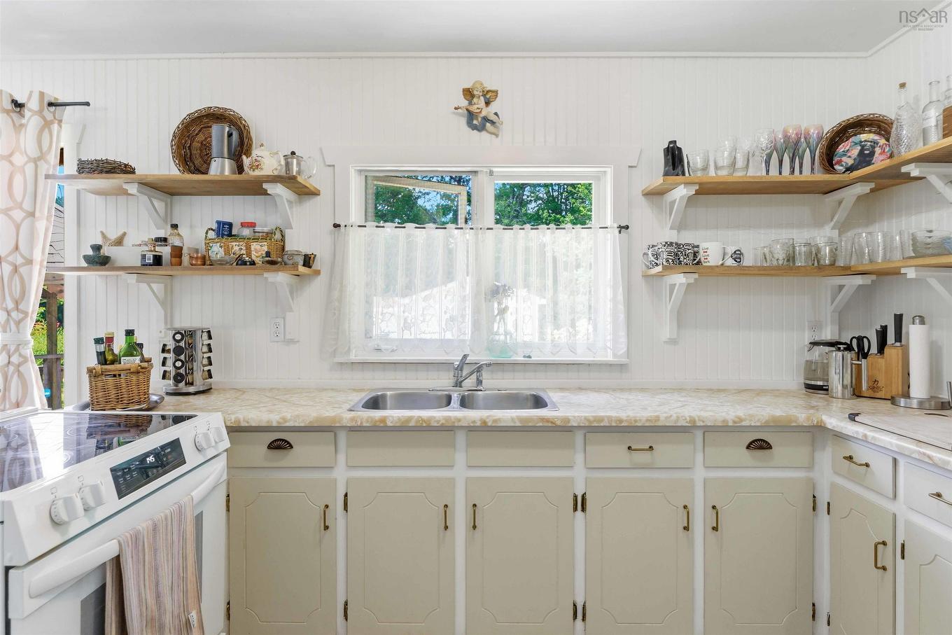 46 Campbell Avenue, Windsor, NS - Indoor Photo Showing Kitchen With Double Sink
