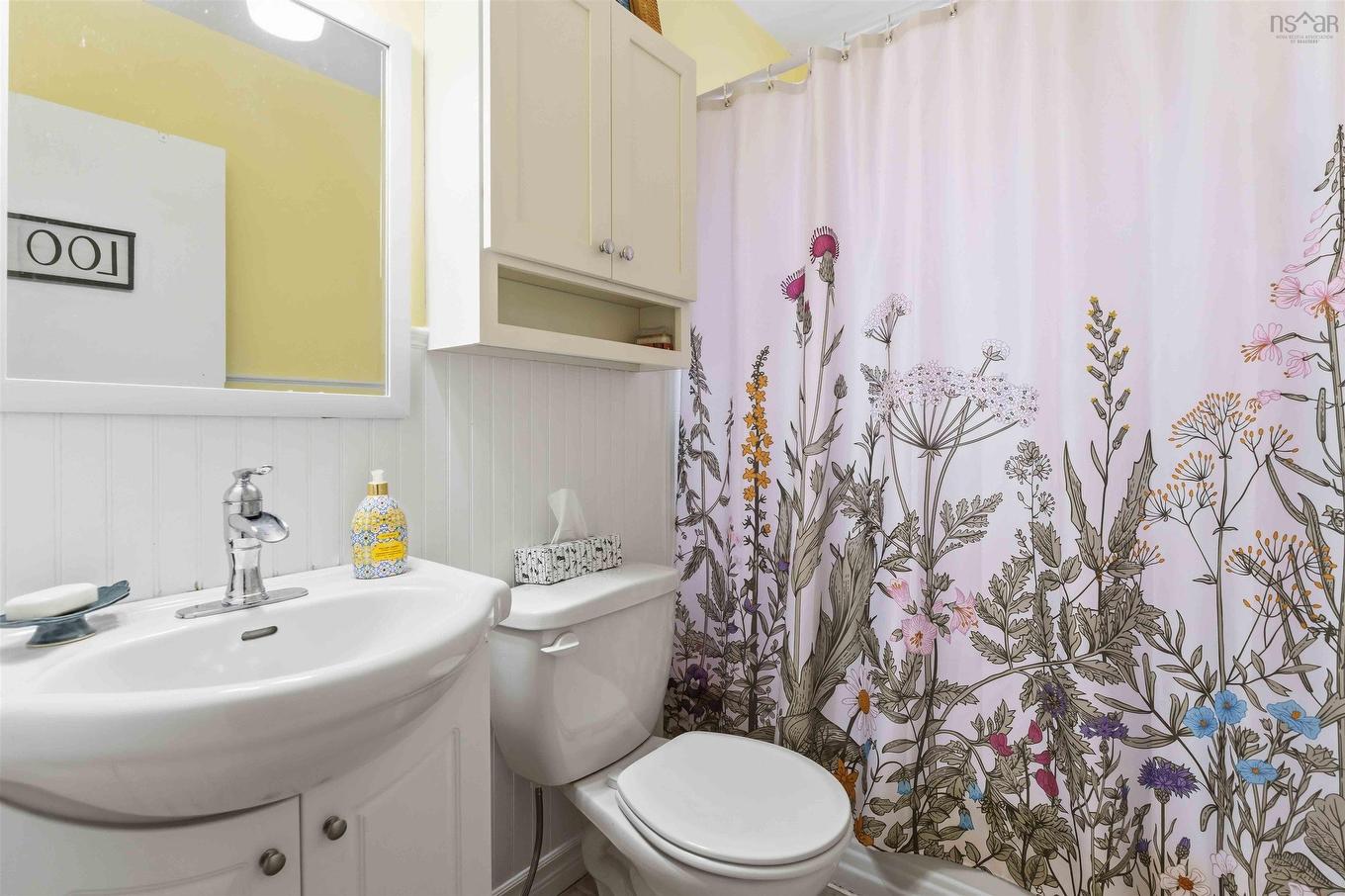 46 Campbell Avenue, Windsor, NS - Indoor Photo Showing Bathroom
