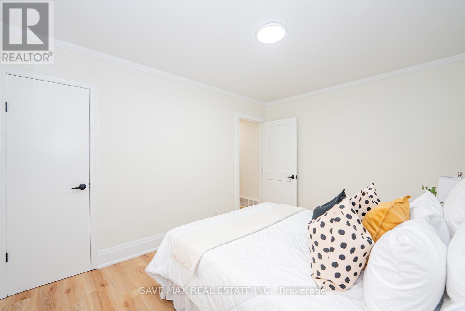 191 Clark Avenue, Kitchener, ON - Indoor Photo Showing Bedroom