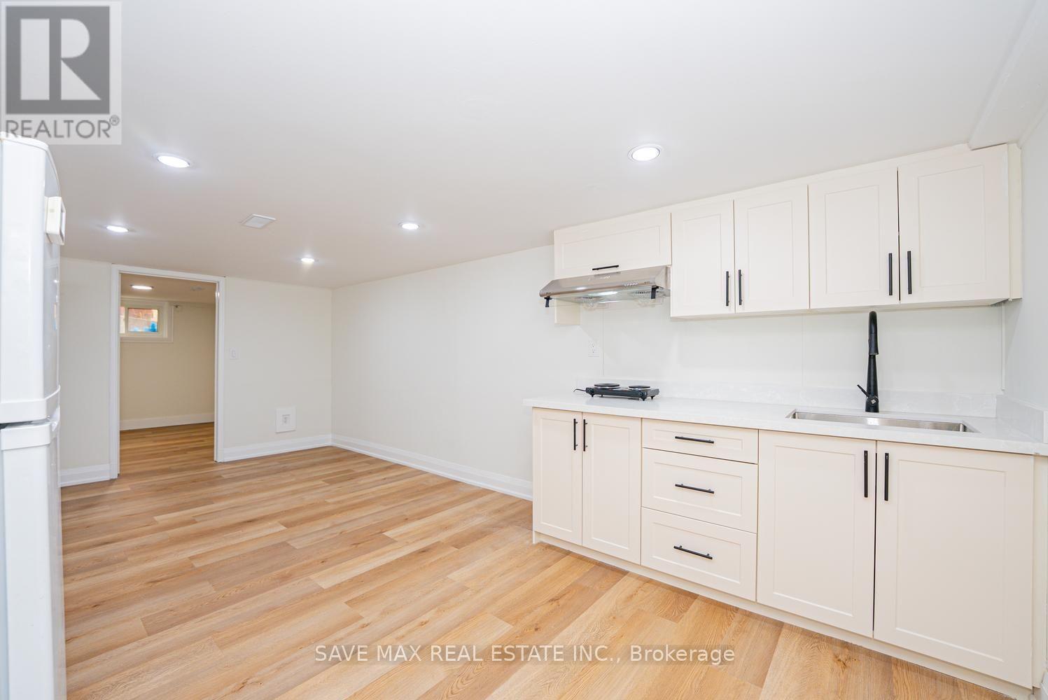 191 Clark Avenue, Kitchener, ON - Indoor