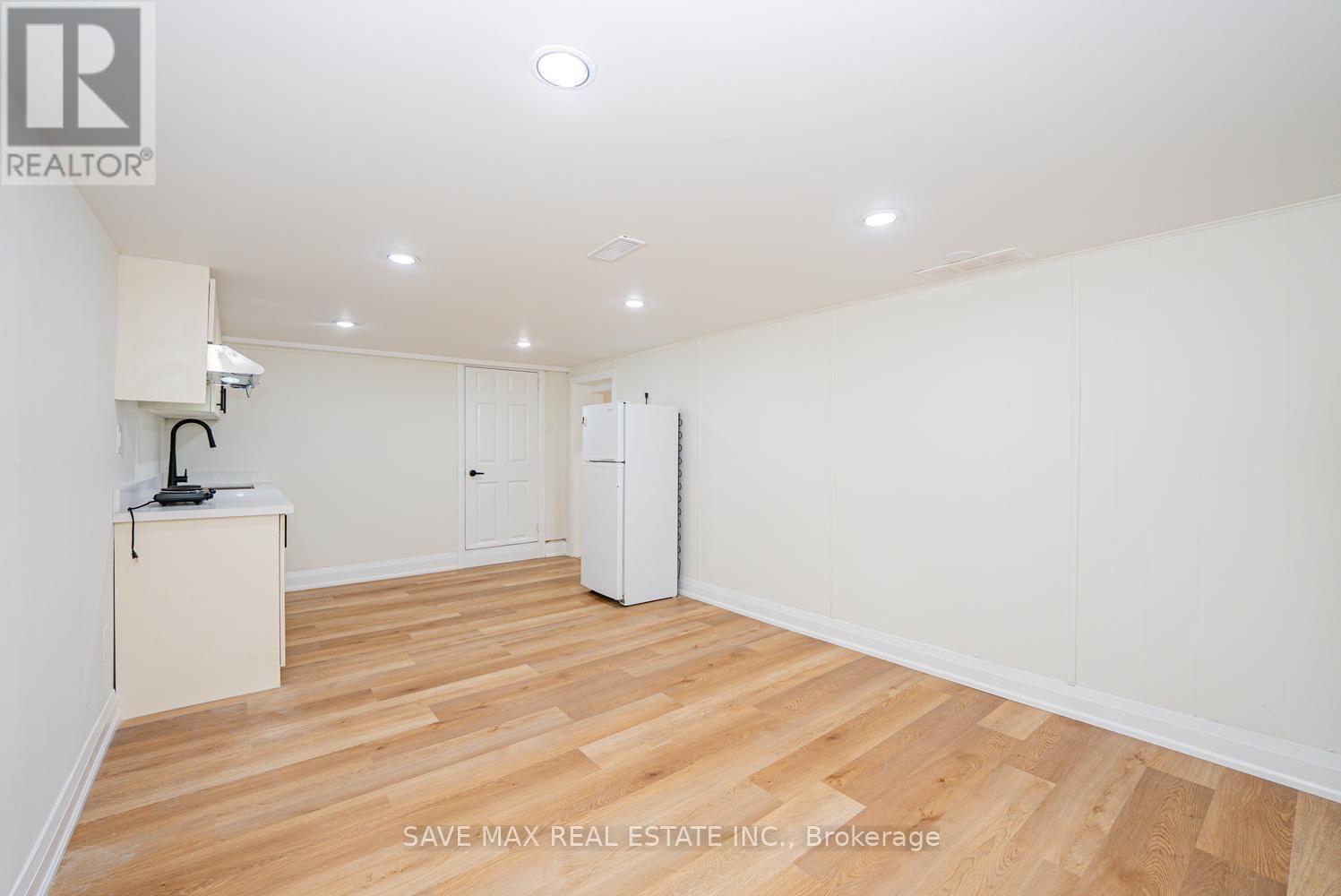 191 Clark Avenue, Kitchener, ON - Indoor Photo Showing Other Room