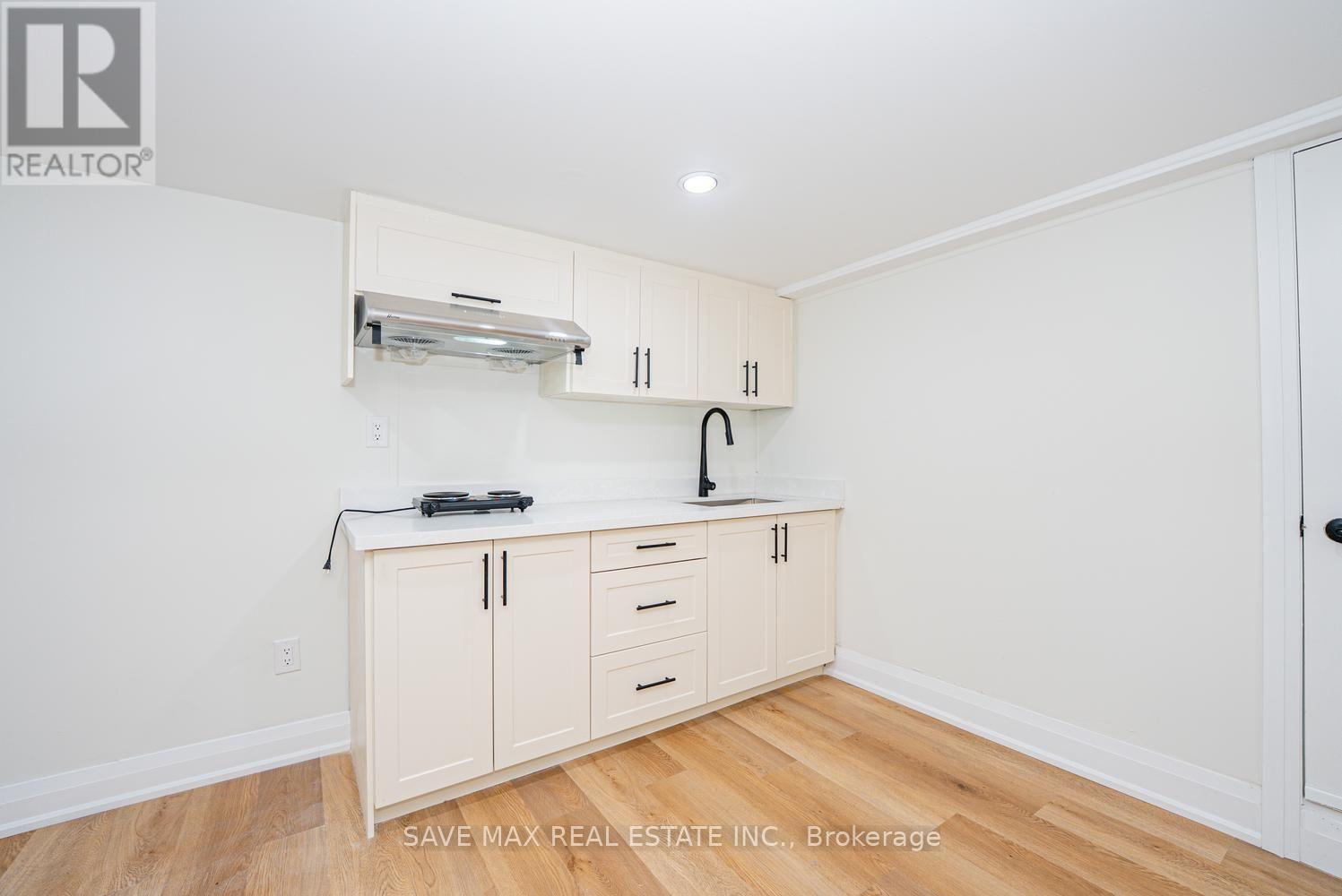 191 Clark Avenue, Kitchener, ON - Indoor