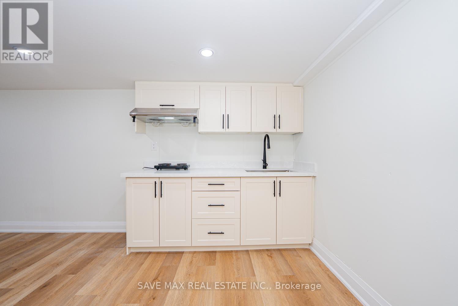 191 Clark Avenue, Kitchener, ON - Indoor