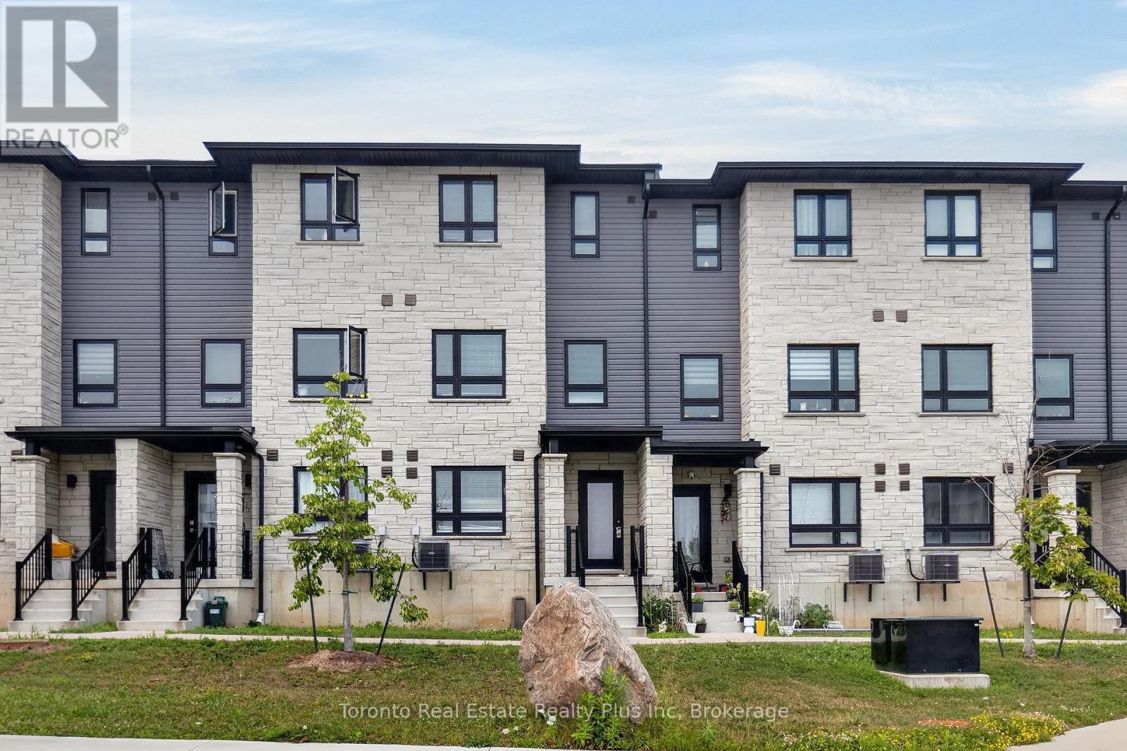 10 - 51 Sparrow Avenue, Cambridge, ON - Outdoor With Facade