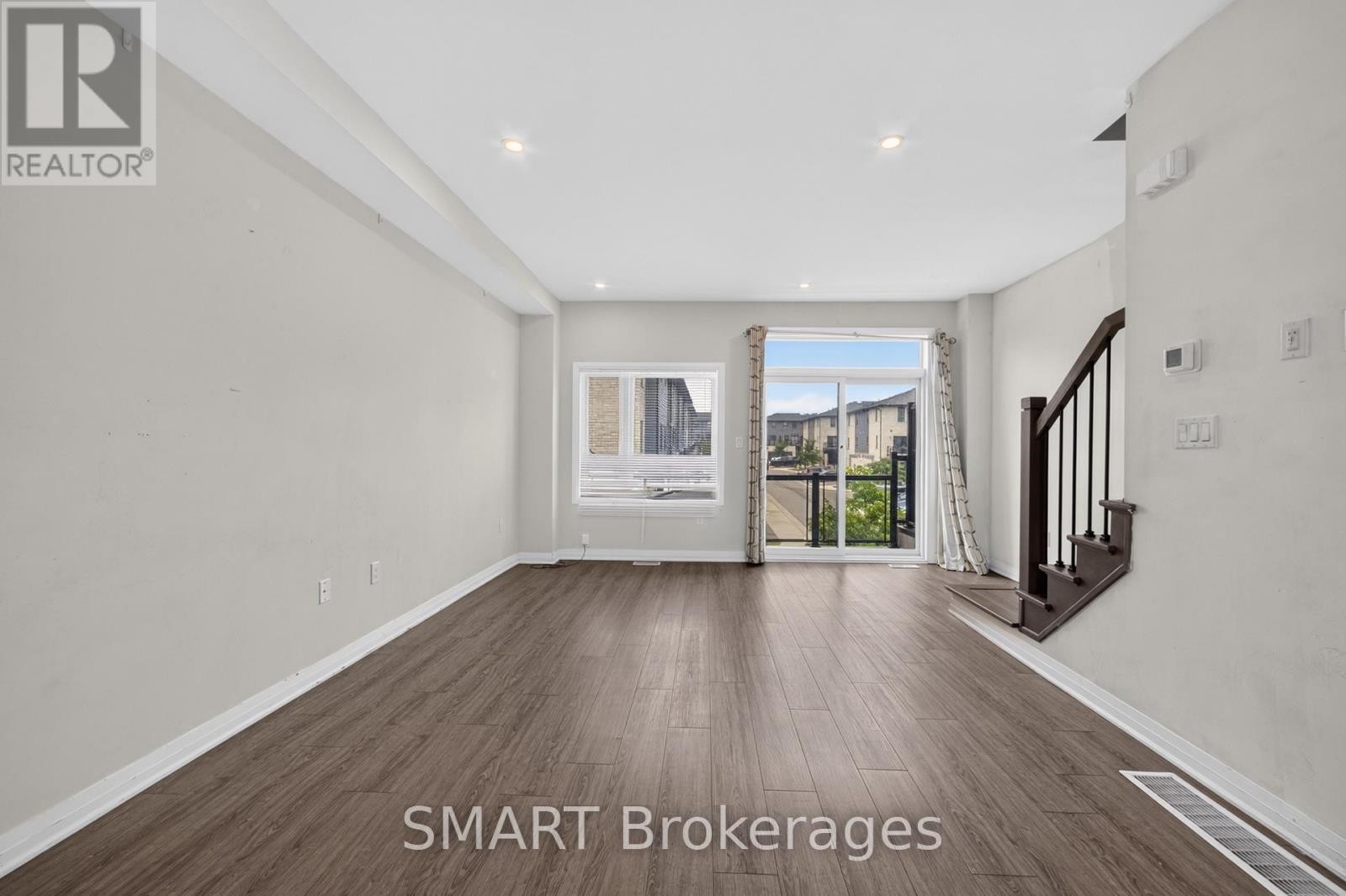 10 - 51 Sparrow Avenue, Cambridge, ON - Indoor Photo Showing Other Room
