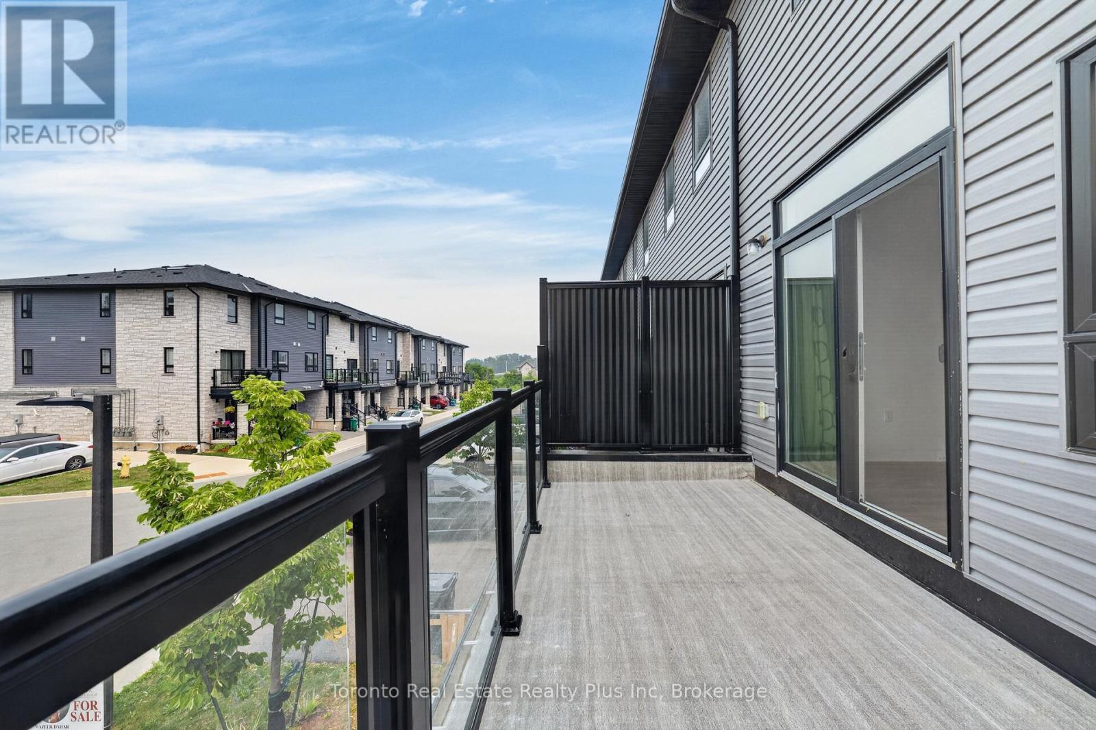 10 - 51 Sparrow Avenue, Cambridge, ON - Outdoor With Balcony With Exterior