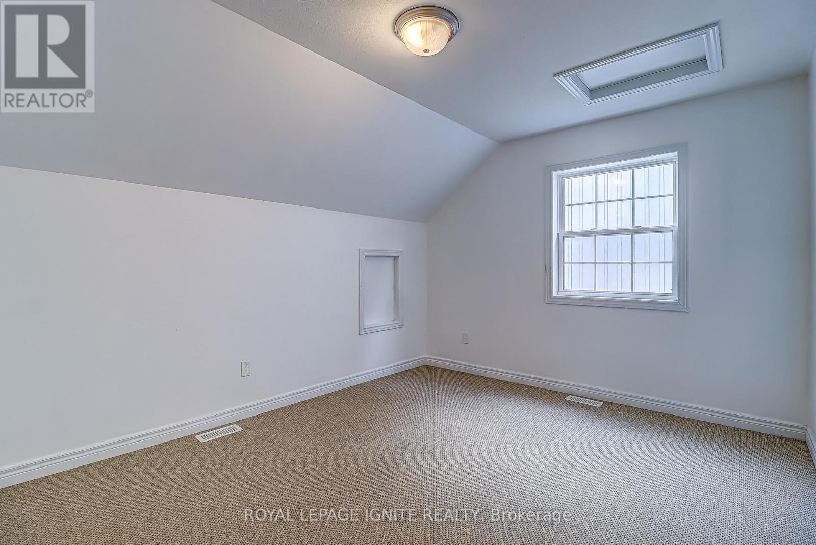 931 Broadway Boulevard, Peterborough, ON - Indoor Photo Showing Other Room