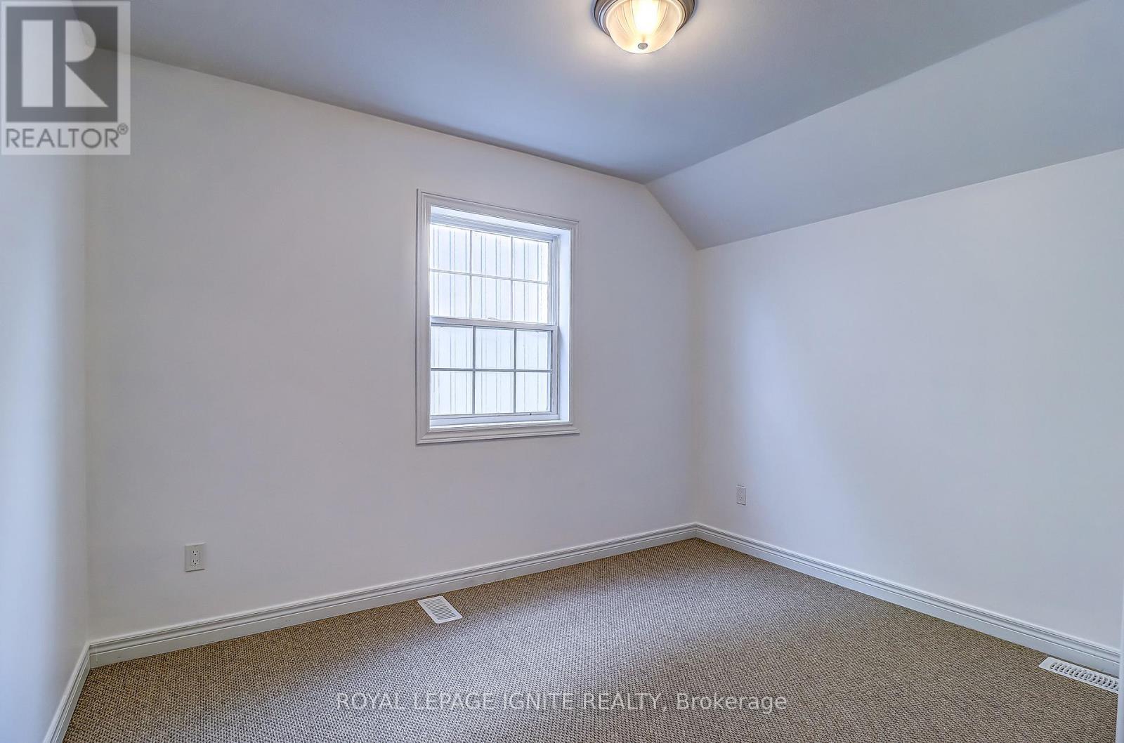 931 Broadway Boulevard, Peterborough, ON - Indoor Photo Showing Other Room