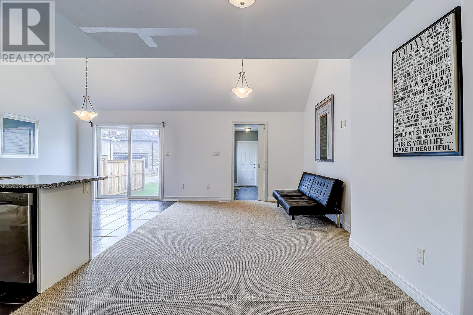 931 Broadway Boulevard, Peterborough, ON - Indoor Photo Showing Other Room