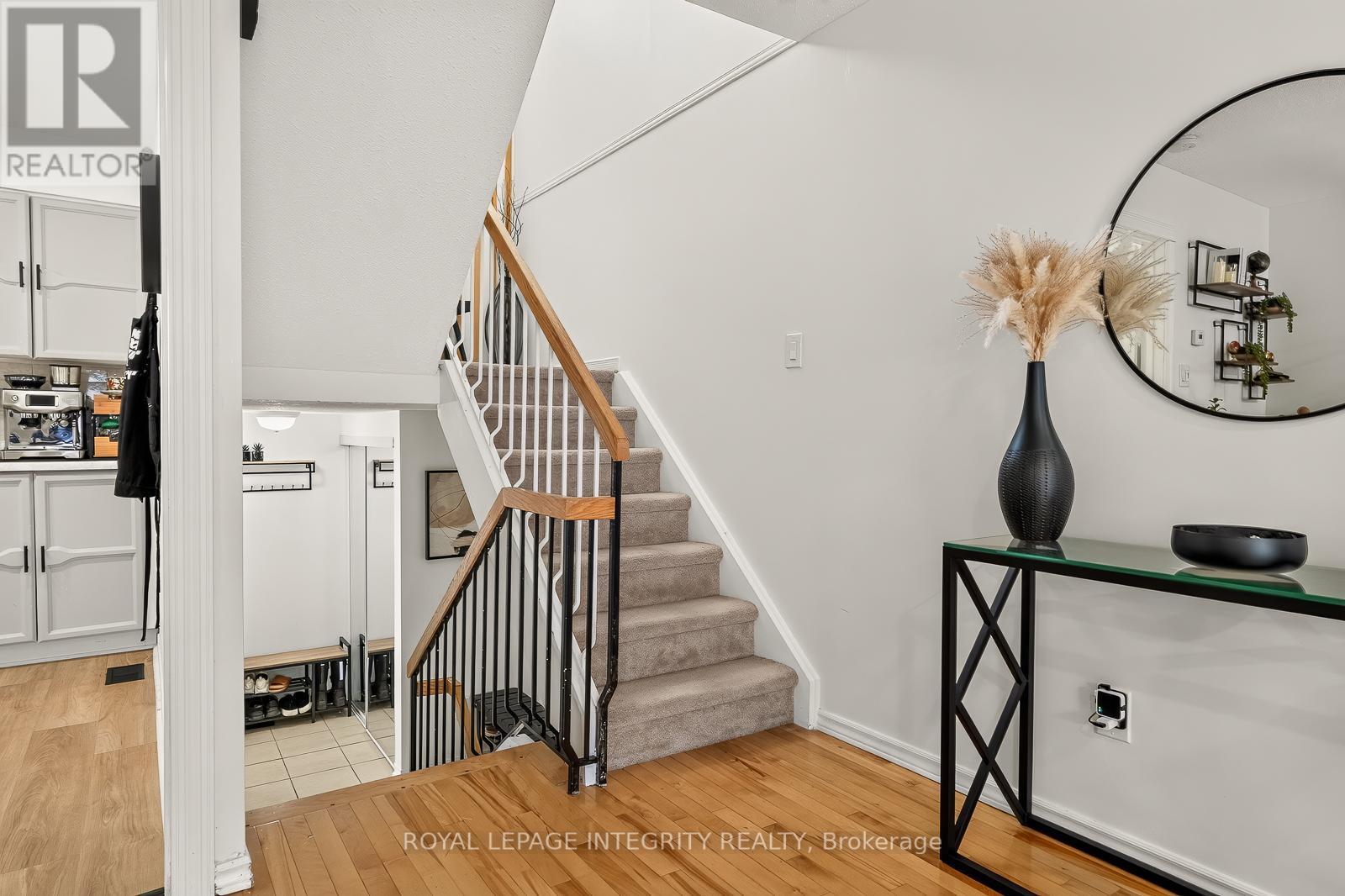 16 Stamford Private, Ottawa, ON - Indoor Photo Showing Other Room