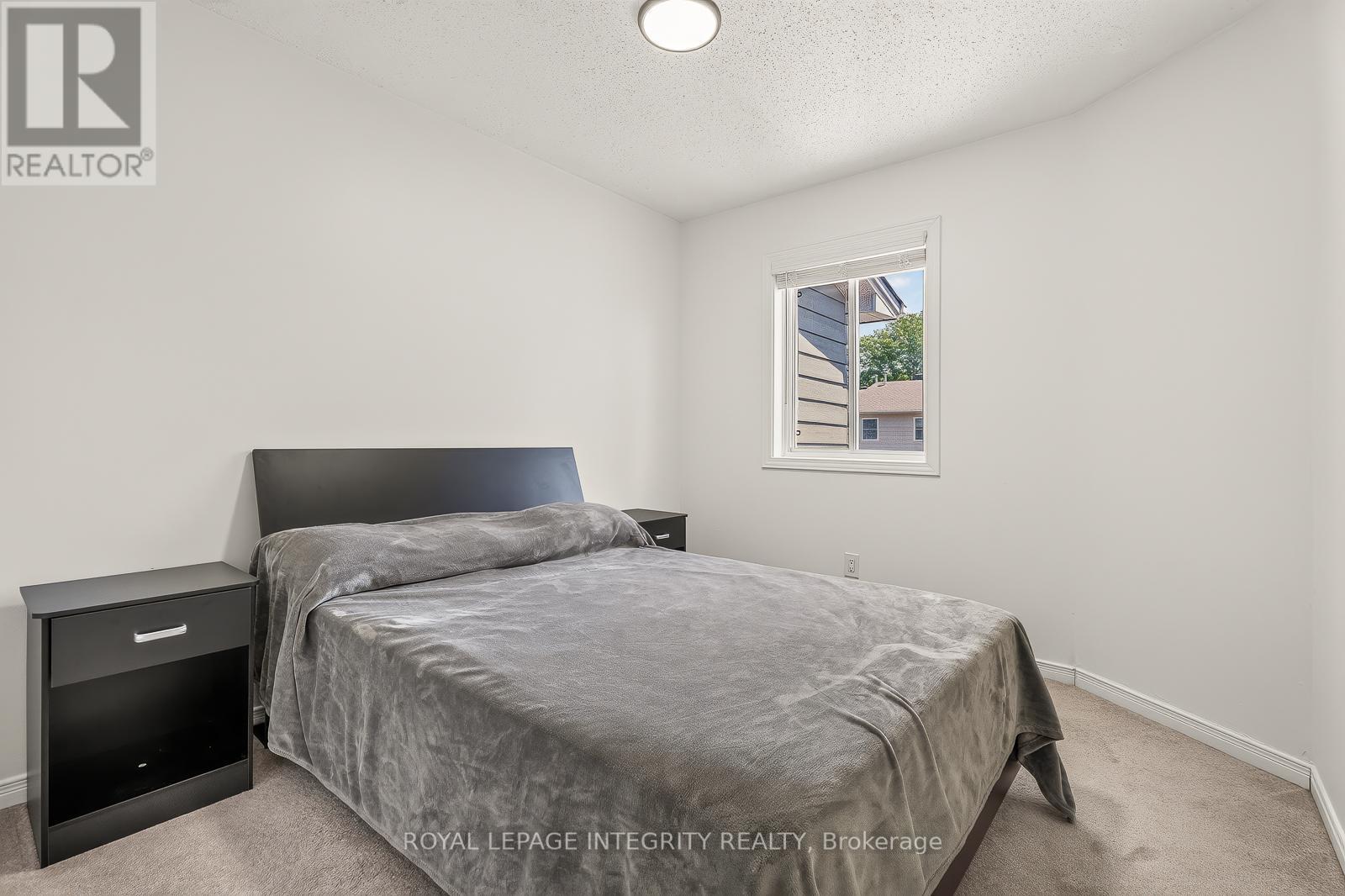 16 Stamford Private, Ottawa, ON - Indoor Photo Showing Bedroom
