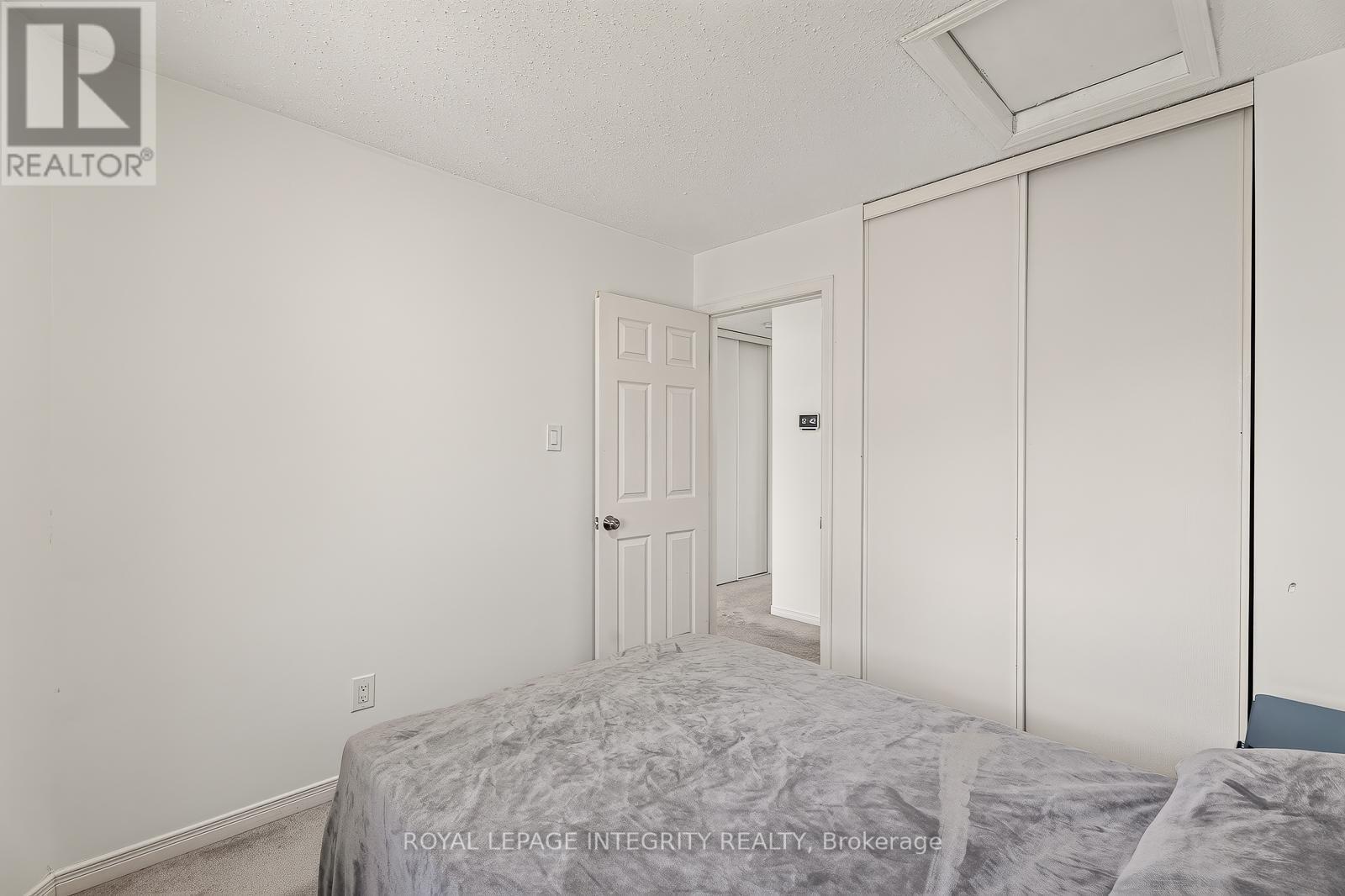16 Stamford Private, Ottawa, ON - Indoor Photo Showing Bedroom