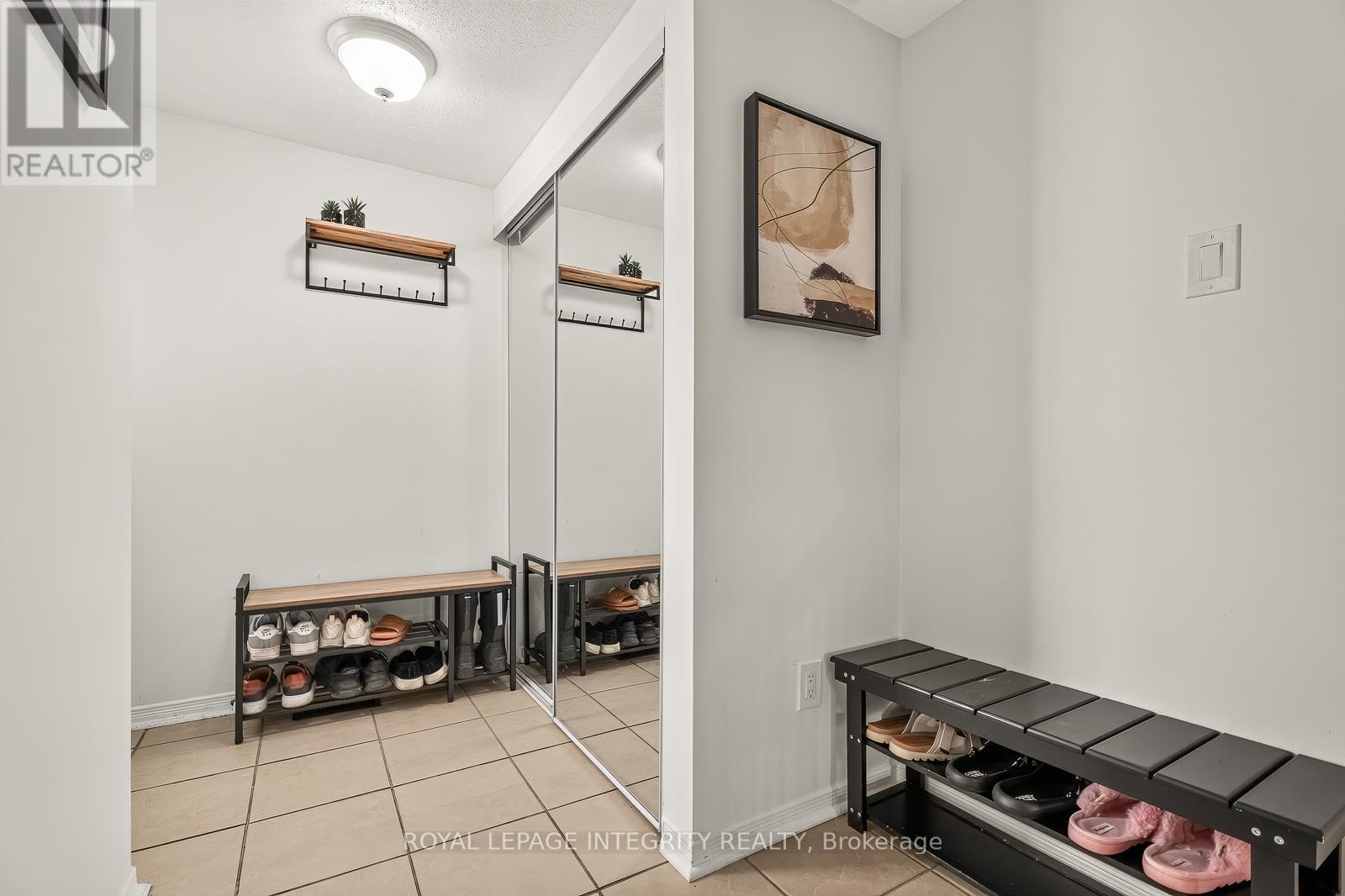 16 Stamford Private, Ottawa, ON - Indoor Photo Showing Other Room