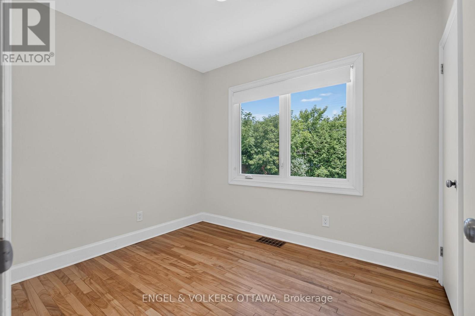2445 Alta Vista Drive, Ottawa, ON - Indoor Photo Showing Other Room