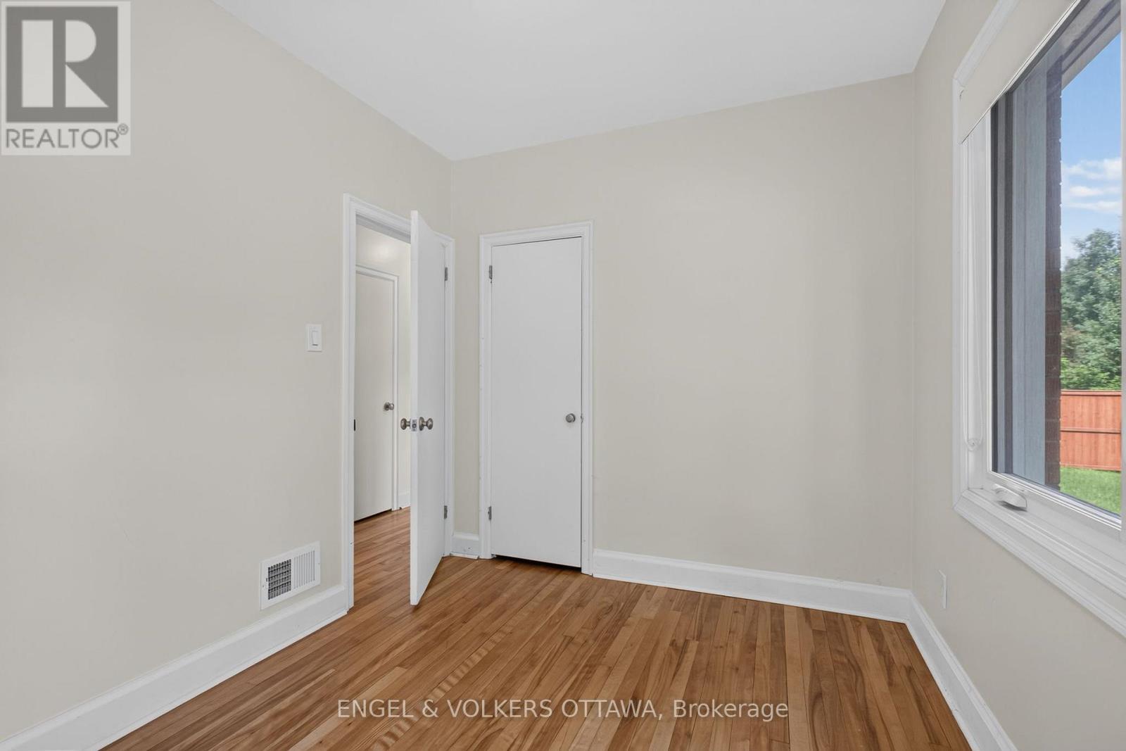 2445 Alta Vista Drive, Ottawa, ON - Indoor Photo Showing Other Room