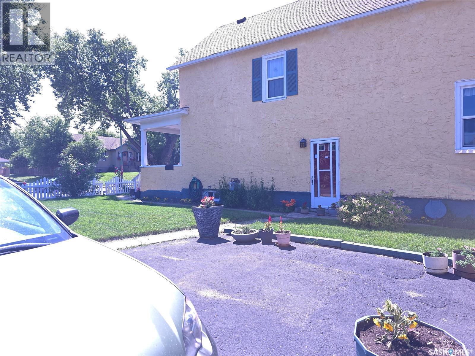 36 21St Street E, Prince Albert, SK - Outdoor